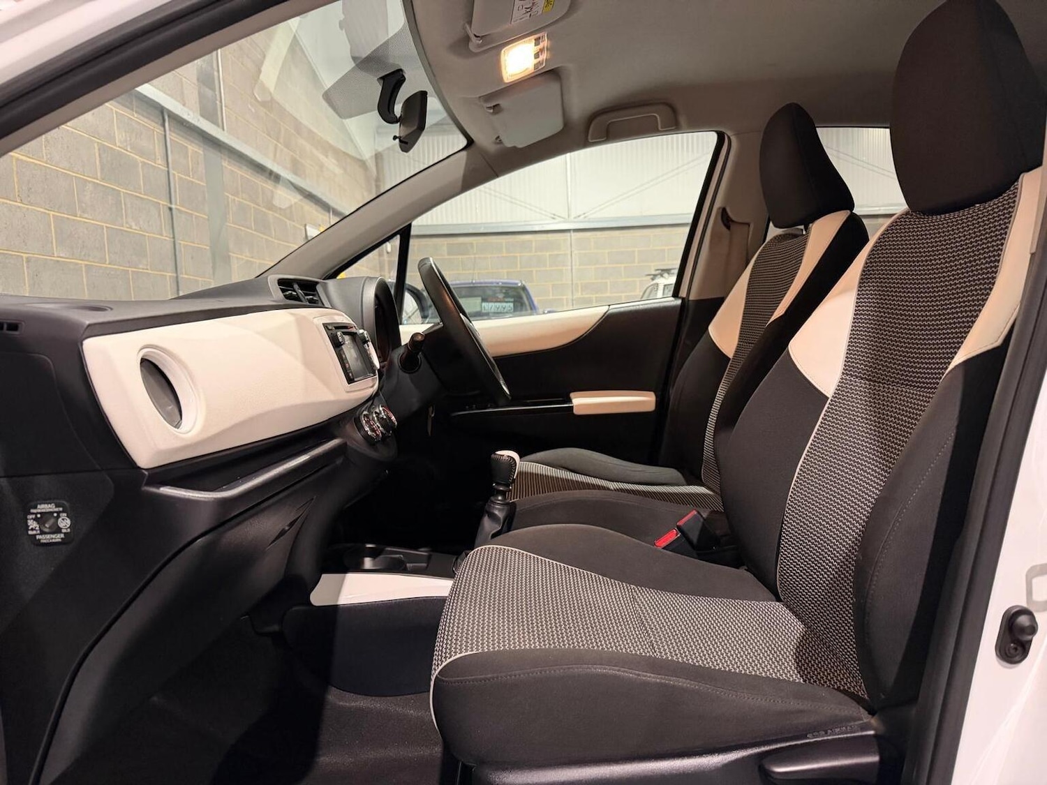 Used Toyota Yaris 2013 for sale - 77453248: Photo 38