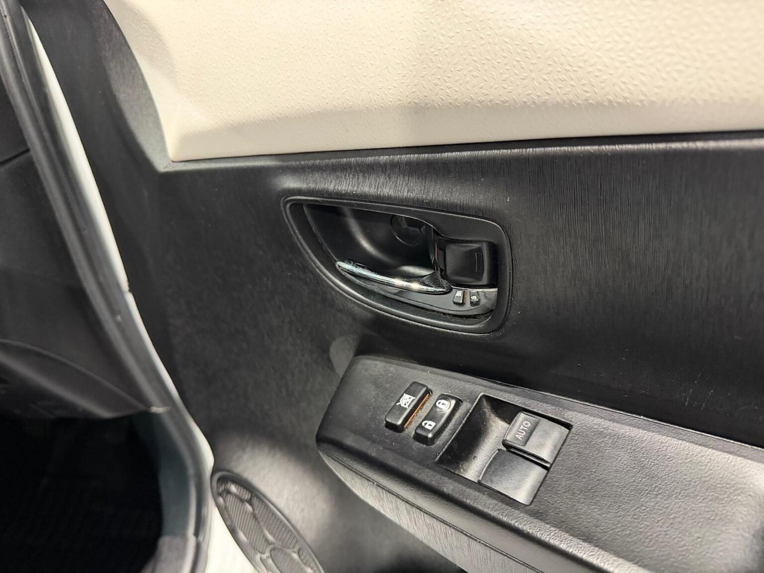 Used Toyota Yaris 2013 for sale - 77453248: Photo 49