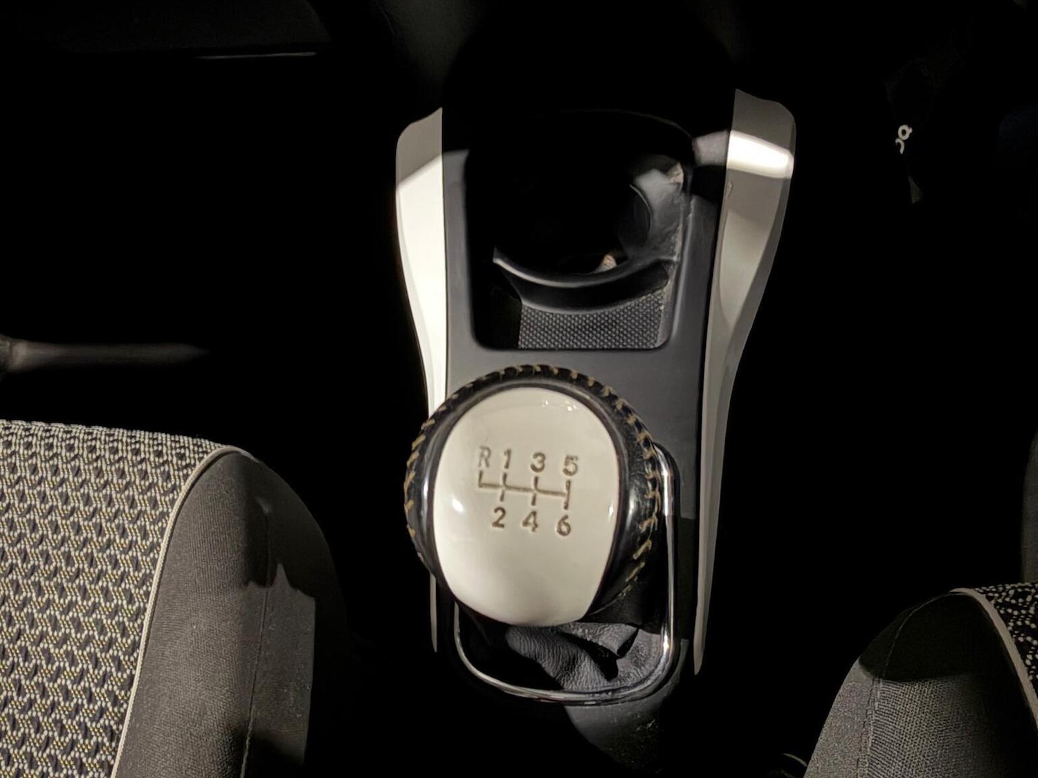 Used Toyota Yaris 2013 for sale - 77453248: Photo 51