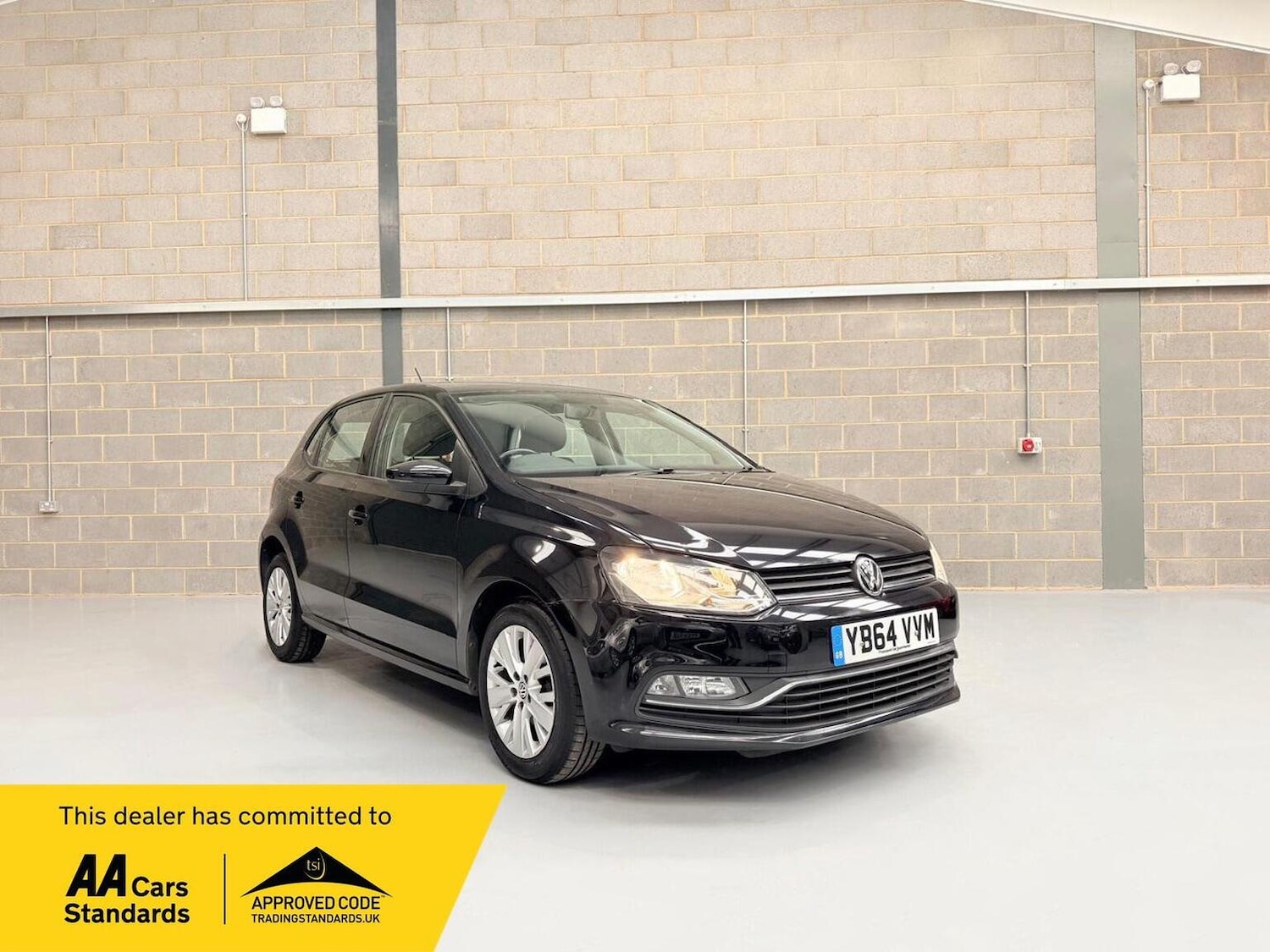 Used Volkswagen Polo 2015 for sale - 77888426: Photo 1