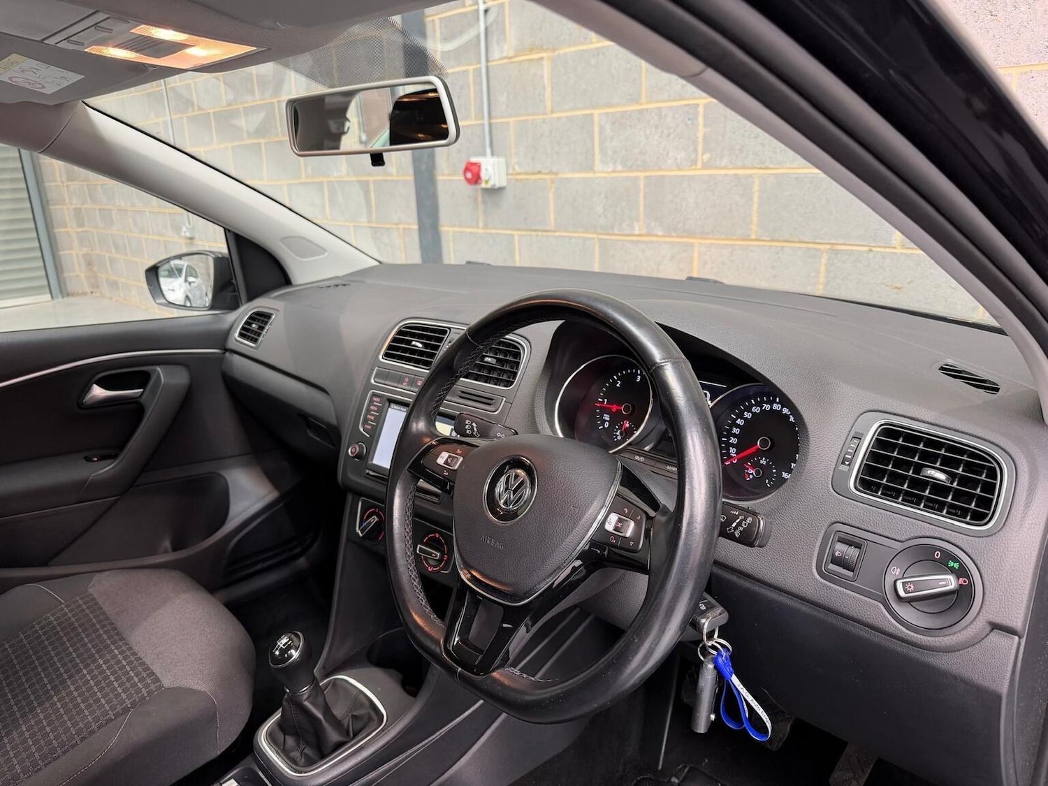 Used Volkswagen Polo 2015 for sale - 77888426: Photo 12