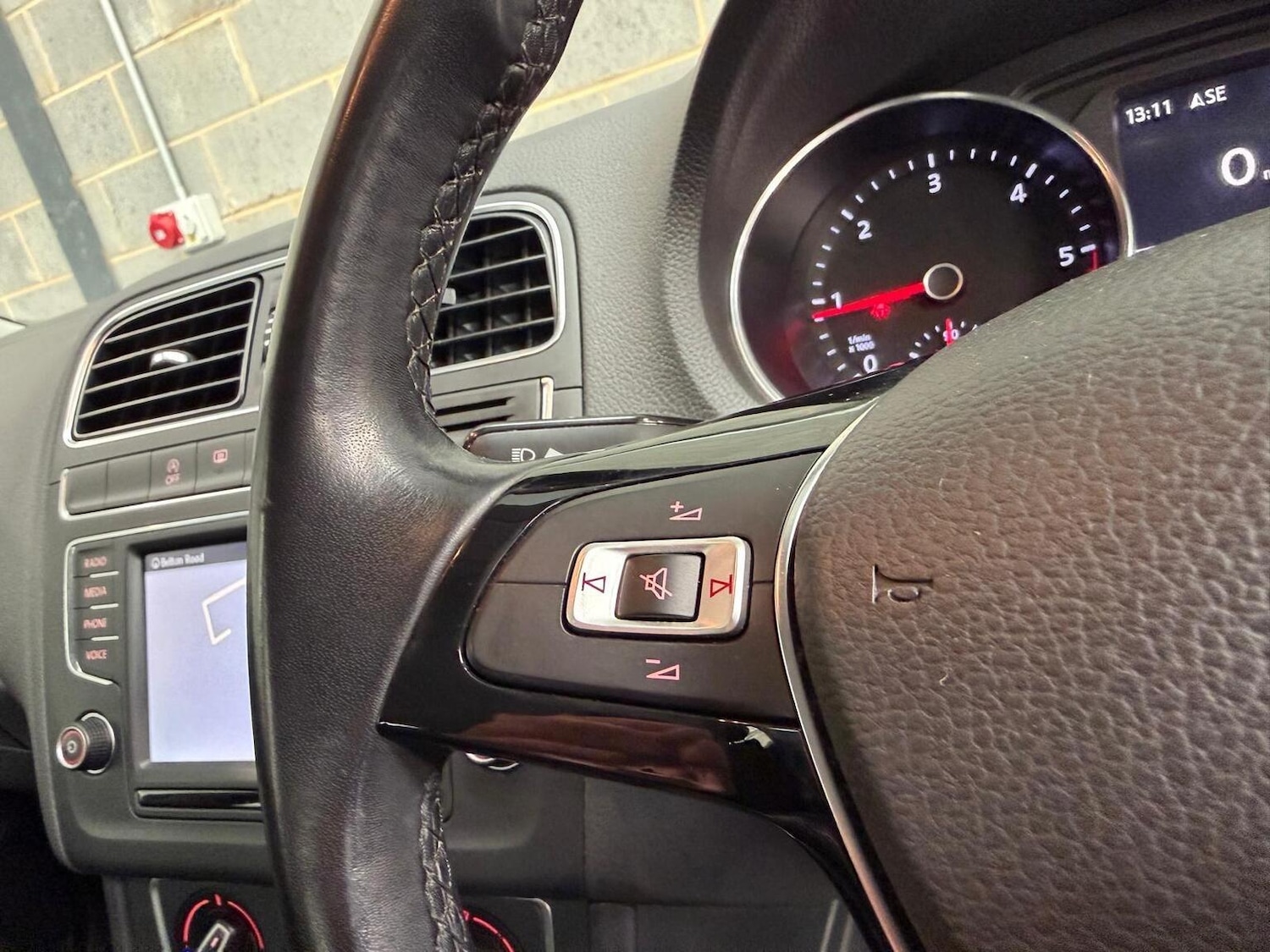 Used Volkswagen Polo 2015 for sale - 77888426: Photo 22