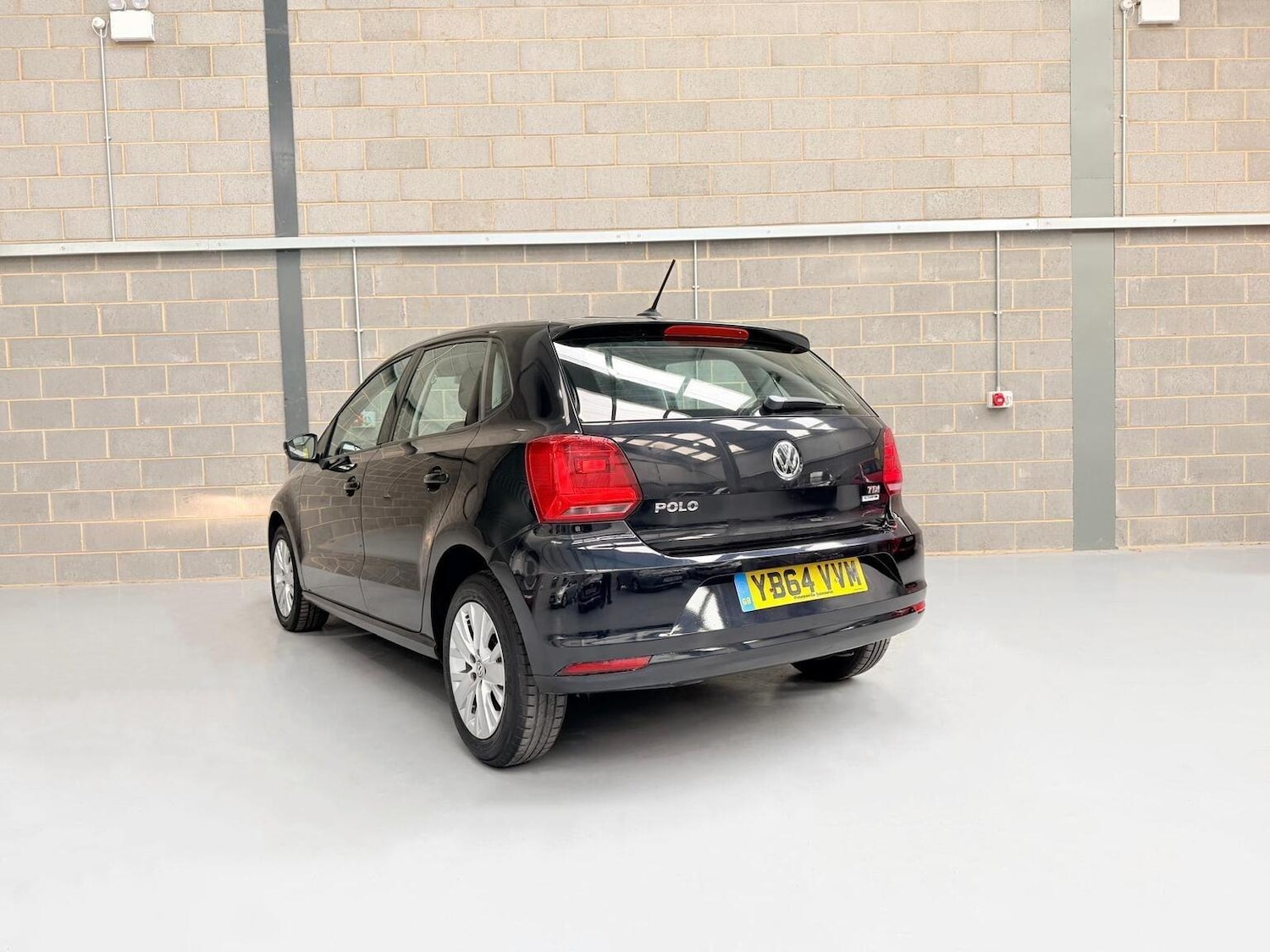 Used Volkswagen Polo 2015 for sale - 77888426: Photo 4