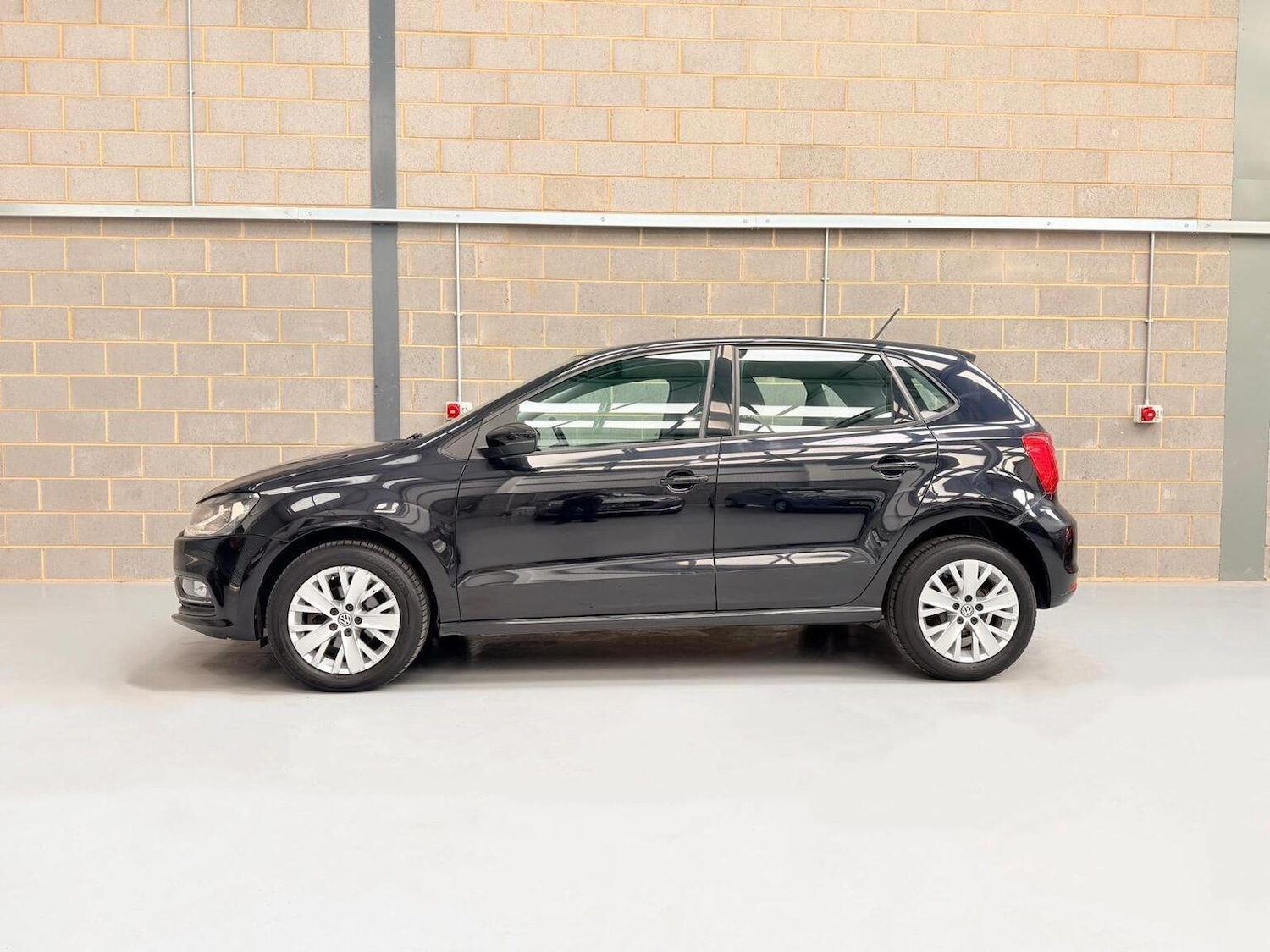 Used Volkswagen Polo 2015 for sale - 77888426: Photo 6