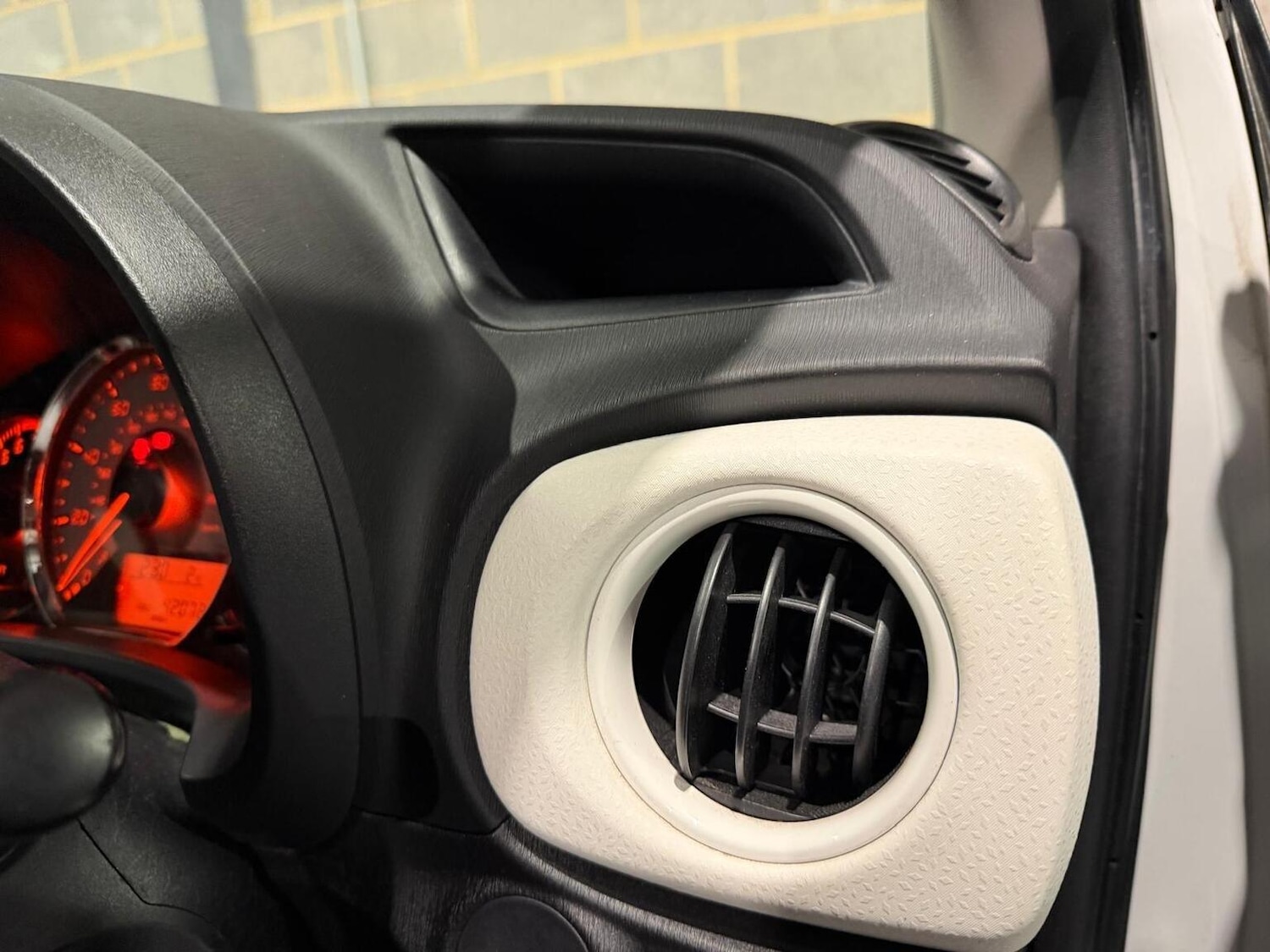 Used Toyota Yaris 2013 for sale - 77113118: Photo 20