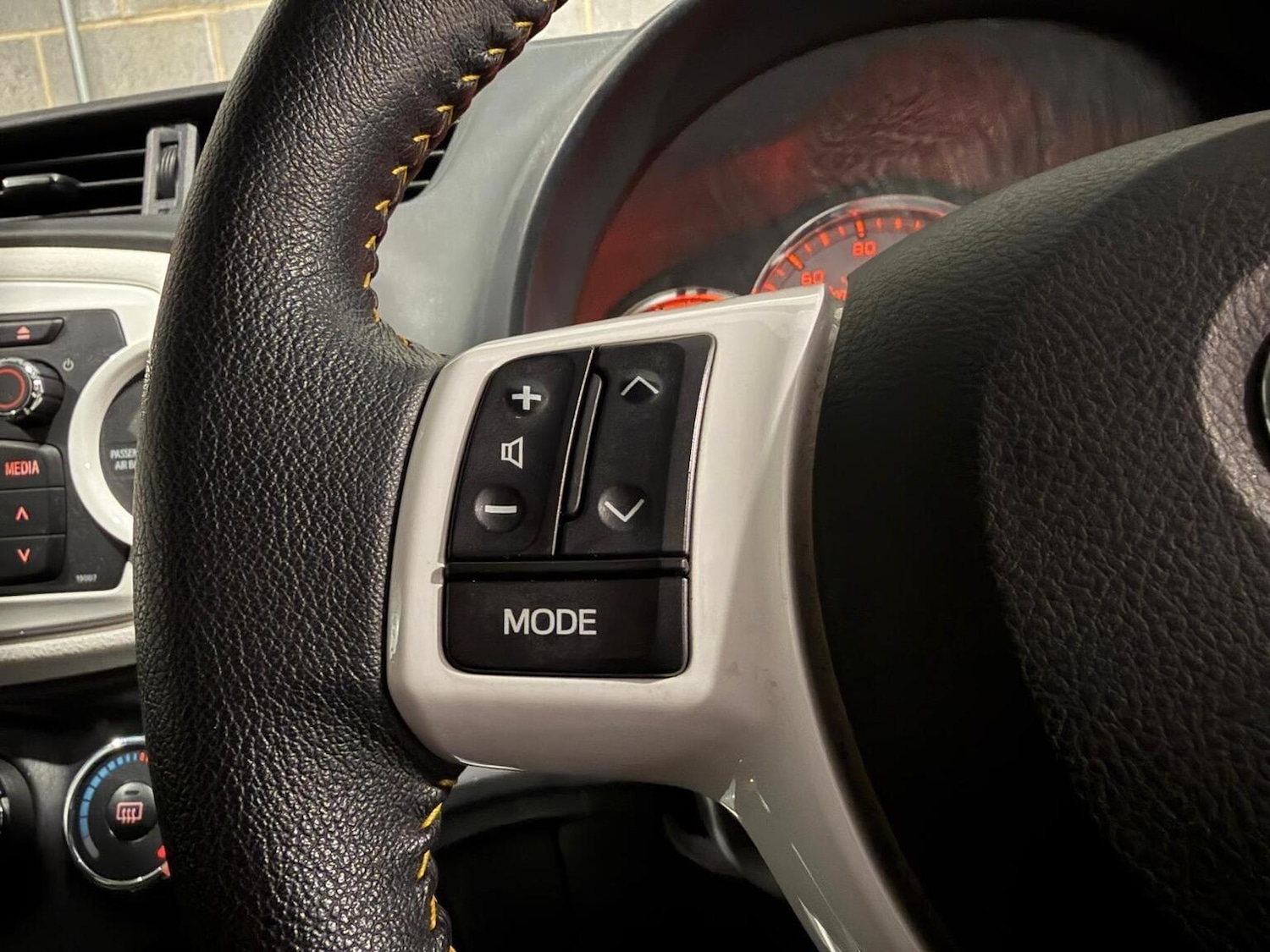 Used Toyota Yaris 2013 for sale - 77113118: Photo 22