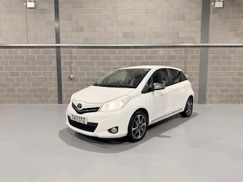 Used Toyota Yaris 2013 for sale - 77113118: Photo