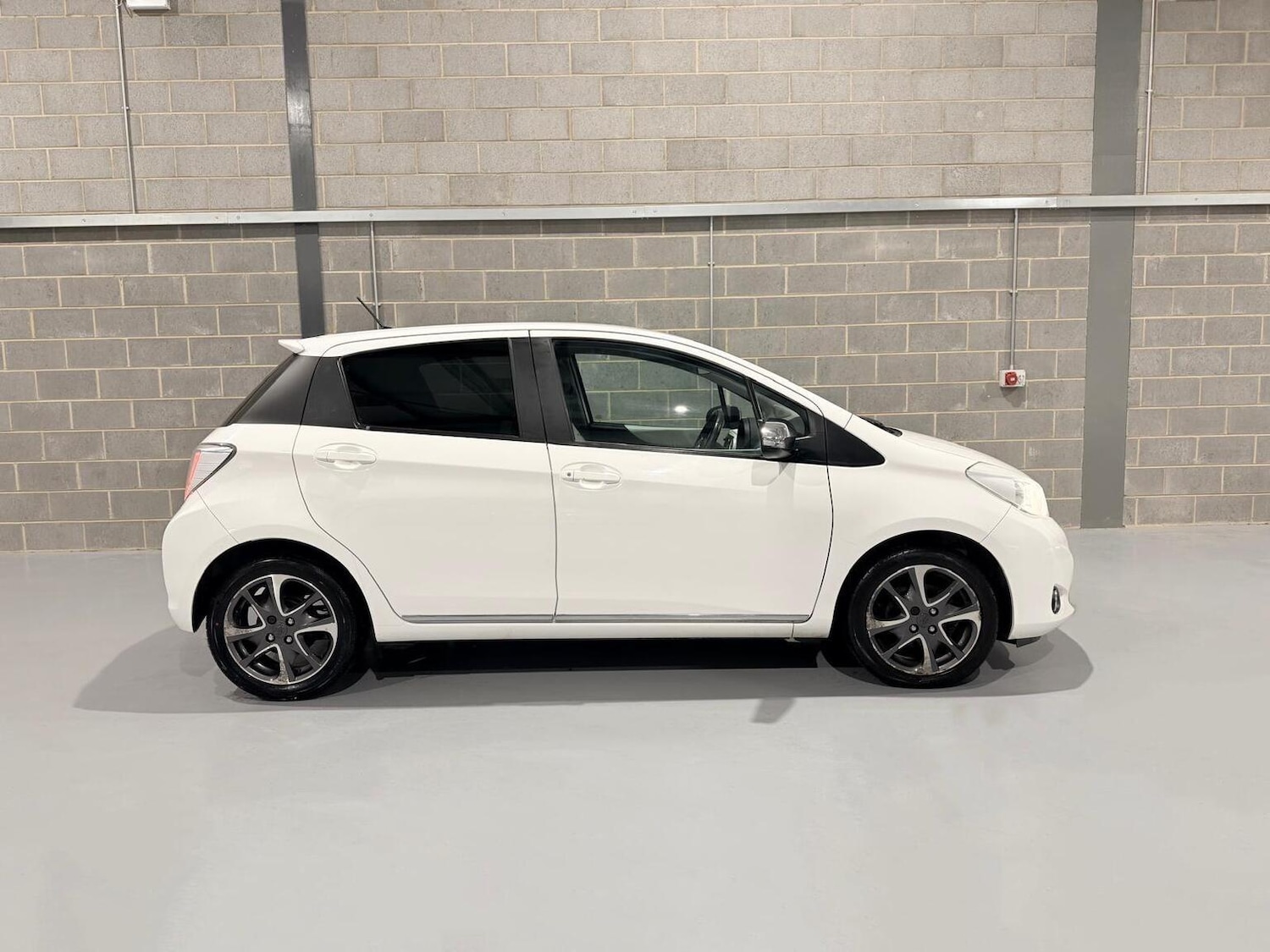 Used Toyota Yaris 2013 for sale - 77113118: Photo 8