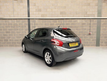 Used Peugeot 208 2014 for sale - 79290262: Photo
