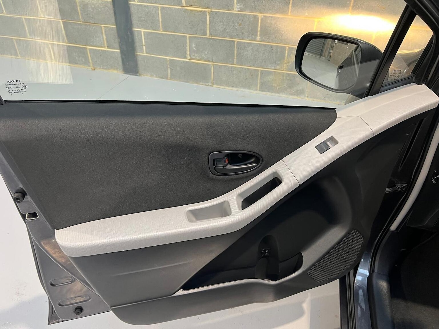 Used Toyota Yaris 2009 for sale - 76945392: Photo 22