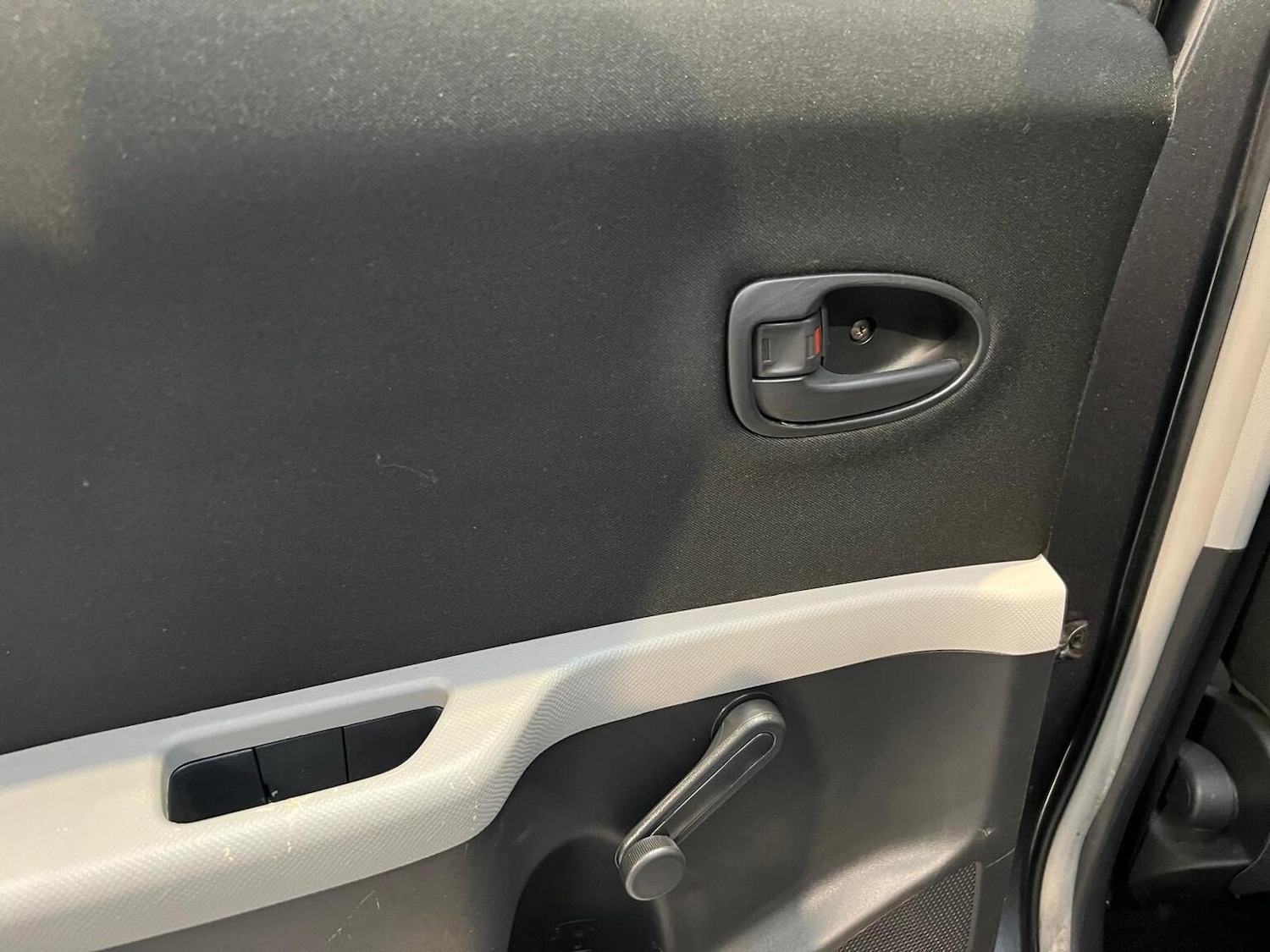 Used Toyota Yaris 2009 for sale - 76945392: Photo 24