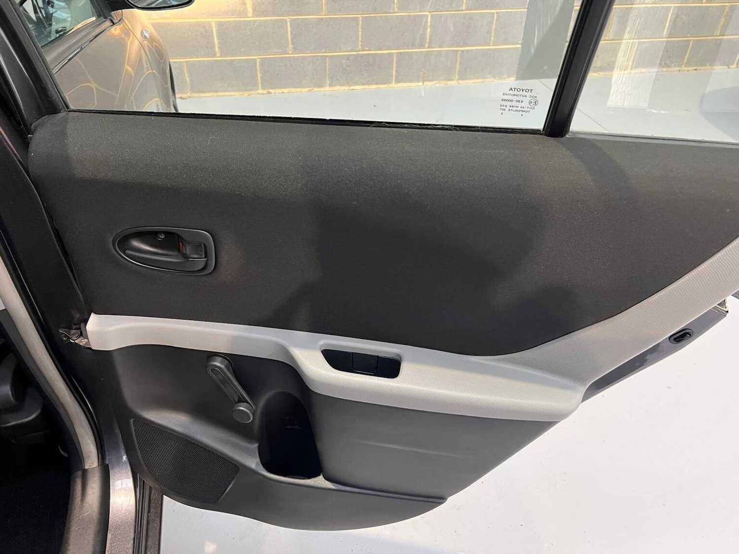 Used Toyota Yaris 2009 for sale - 76945392: Photo 26