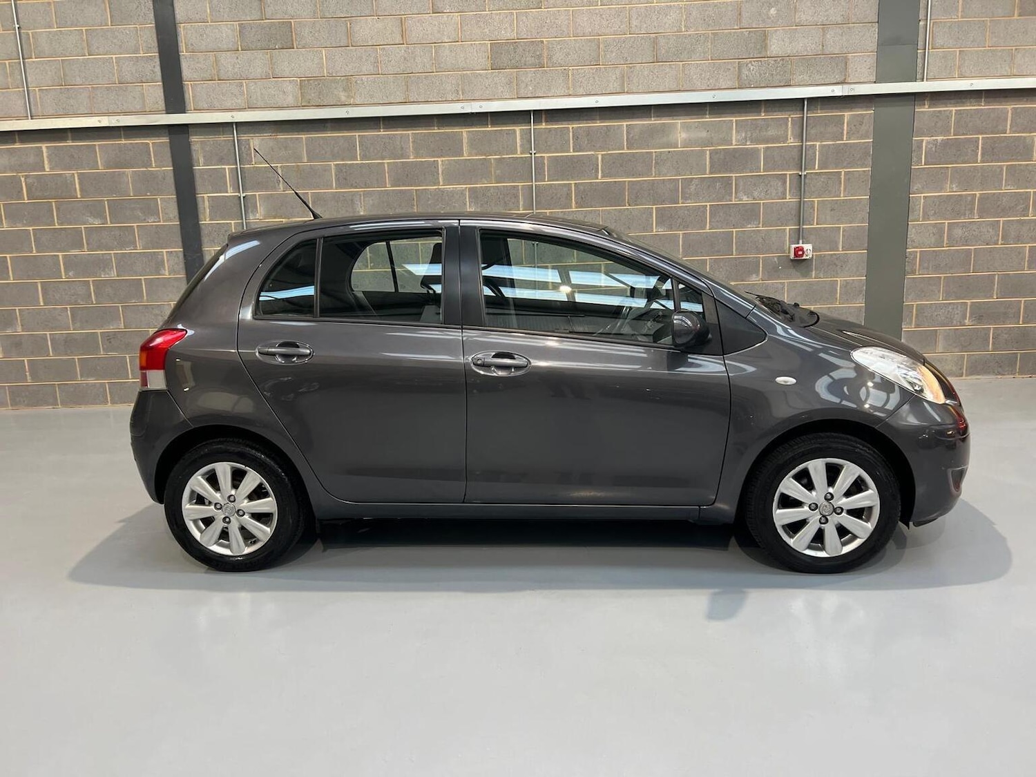 Used Toyota Yaris 2009 for sale - 76945392: Photo 8