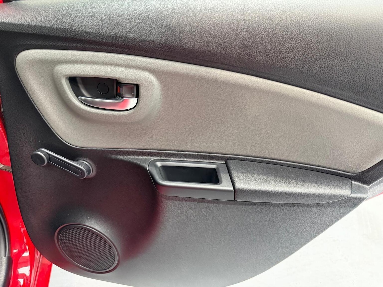 Used Toyota Yaris 2017 for sale - 77595453: Photo 31