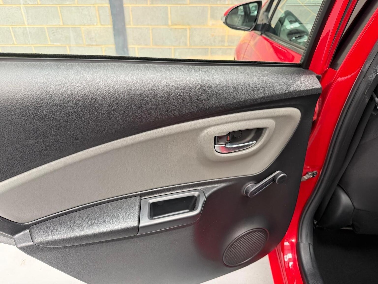 Used Toyota Yaris 2017 for sale - 77595453: Photo 33