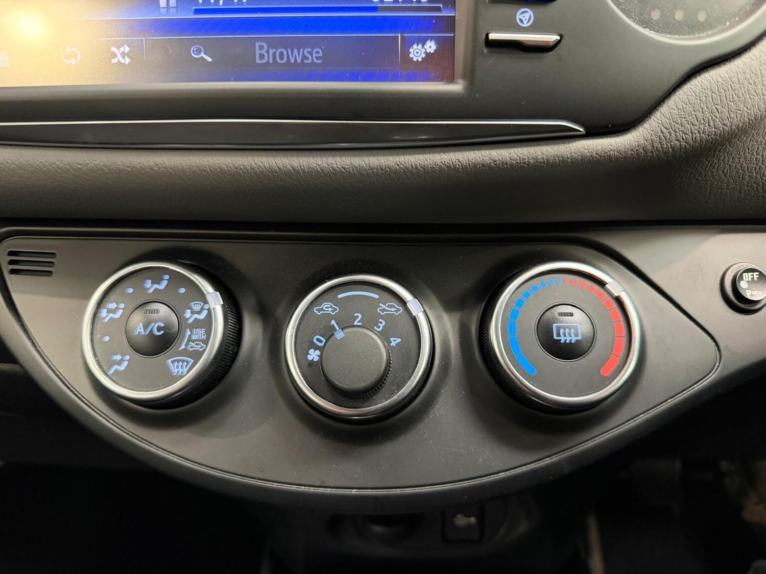 Used Toyota Yaris 2017 for sale - 77595453: Photo 41