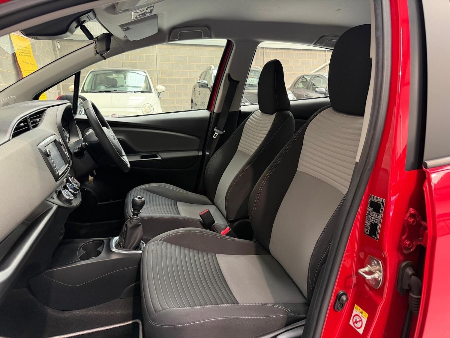 Used Toyota Yaris 2017 for sale - 77595453: Photo 50