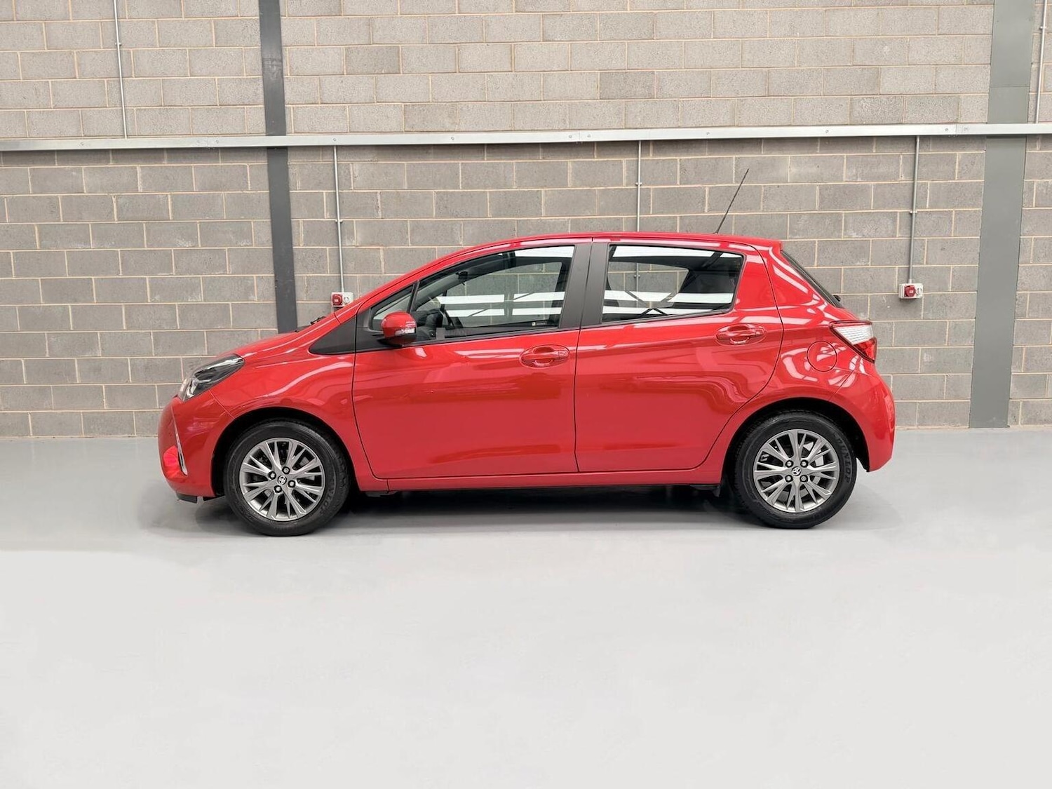 Used Toyota Yaris 2017 for sale - 77595453: Photo 6