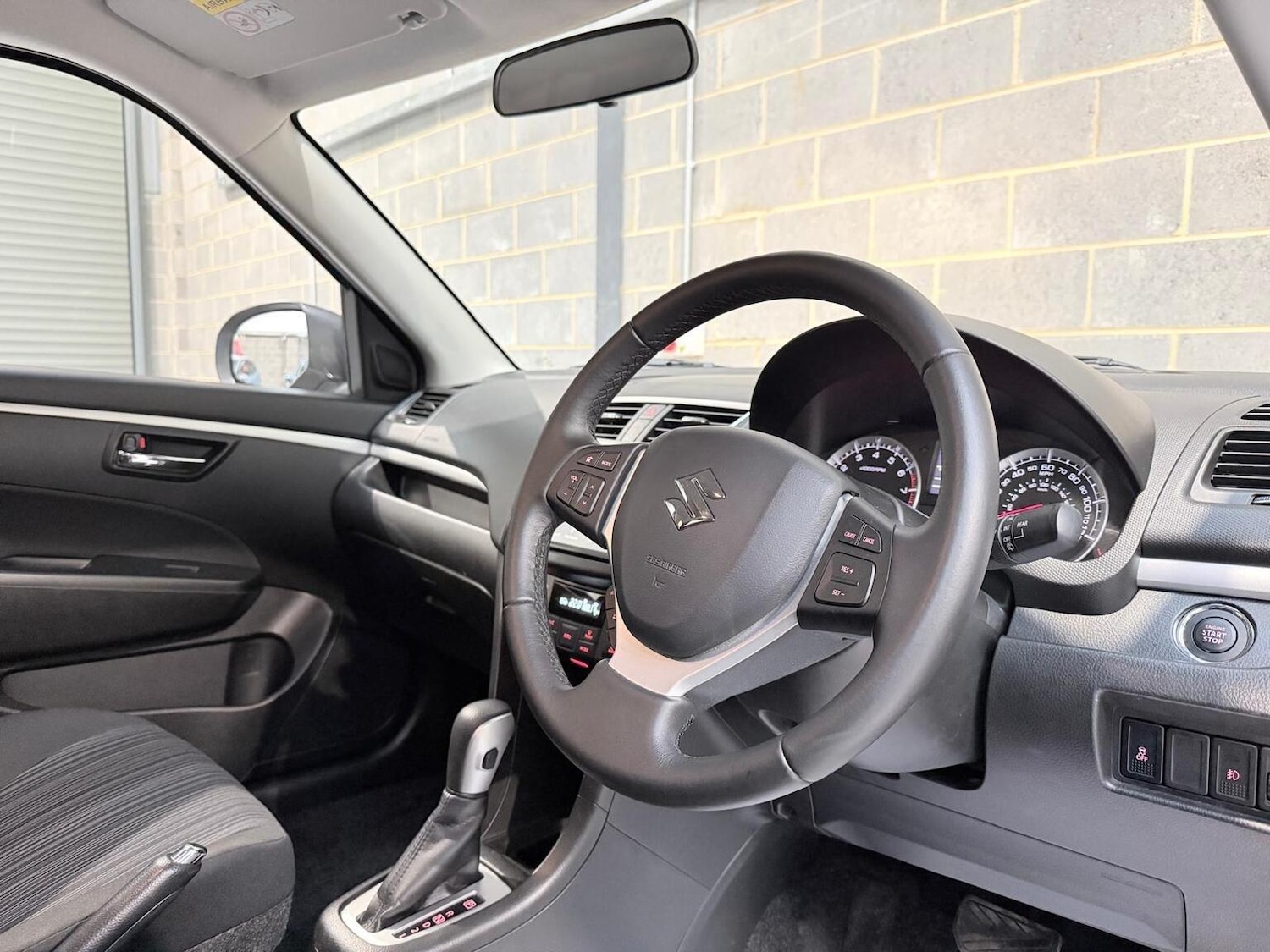 Used Suzuki Swift 2015 for sale - 77629090: Photo 12