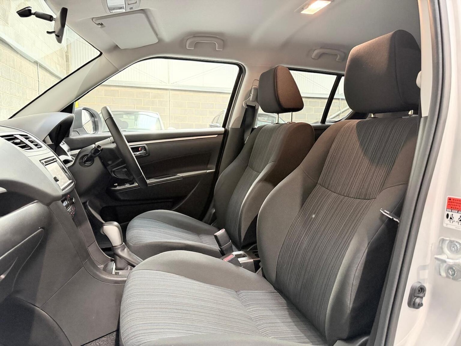 Used Suzuki Swift 2015 for sale - 77629090: Photo 43