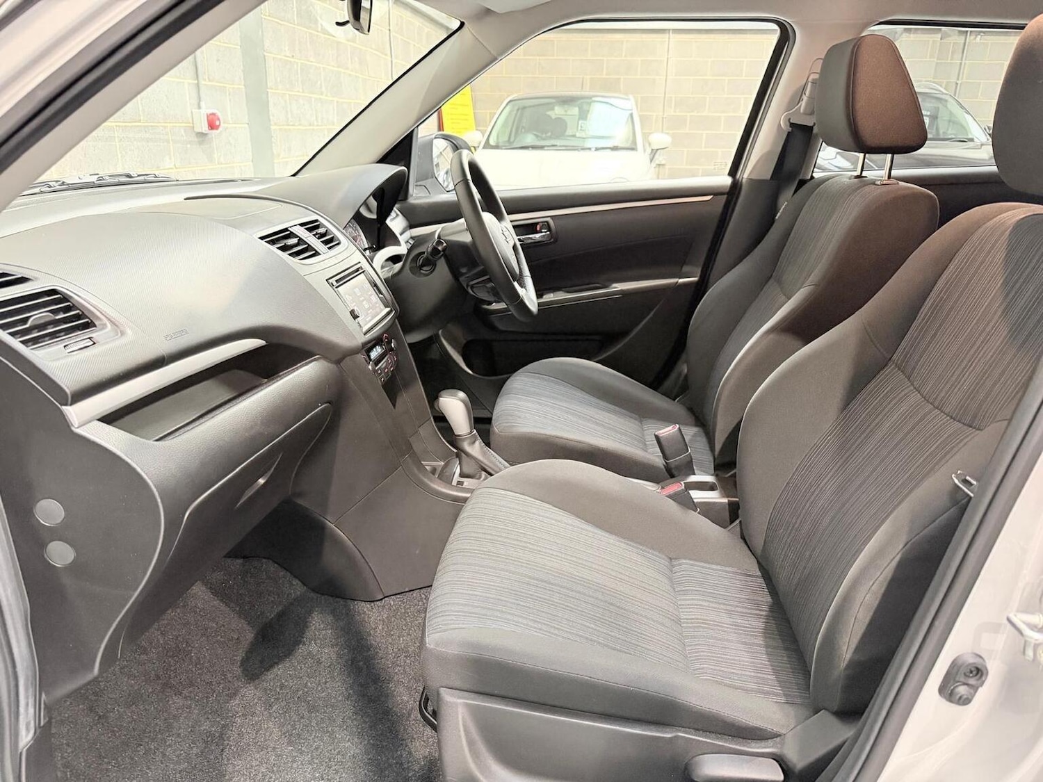 Used Suzuki Swift 2015 for sale - 77629090: Photo 44