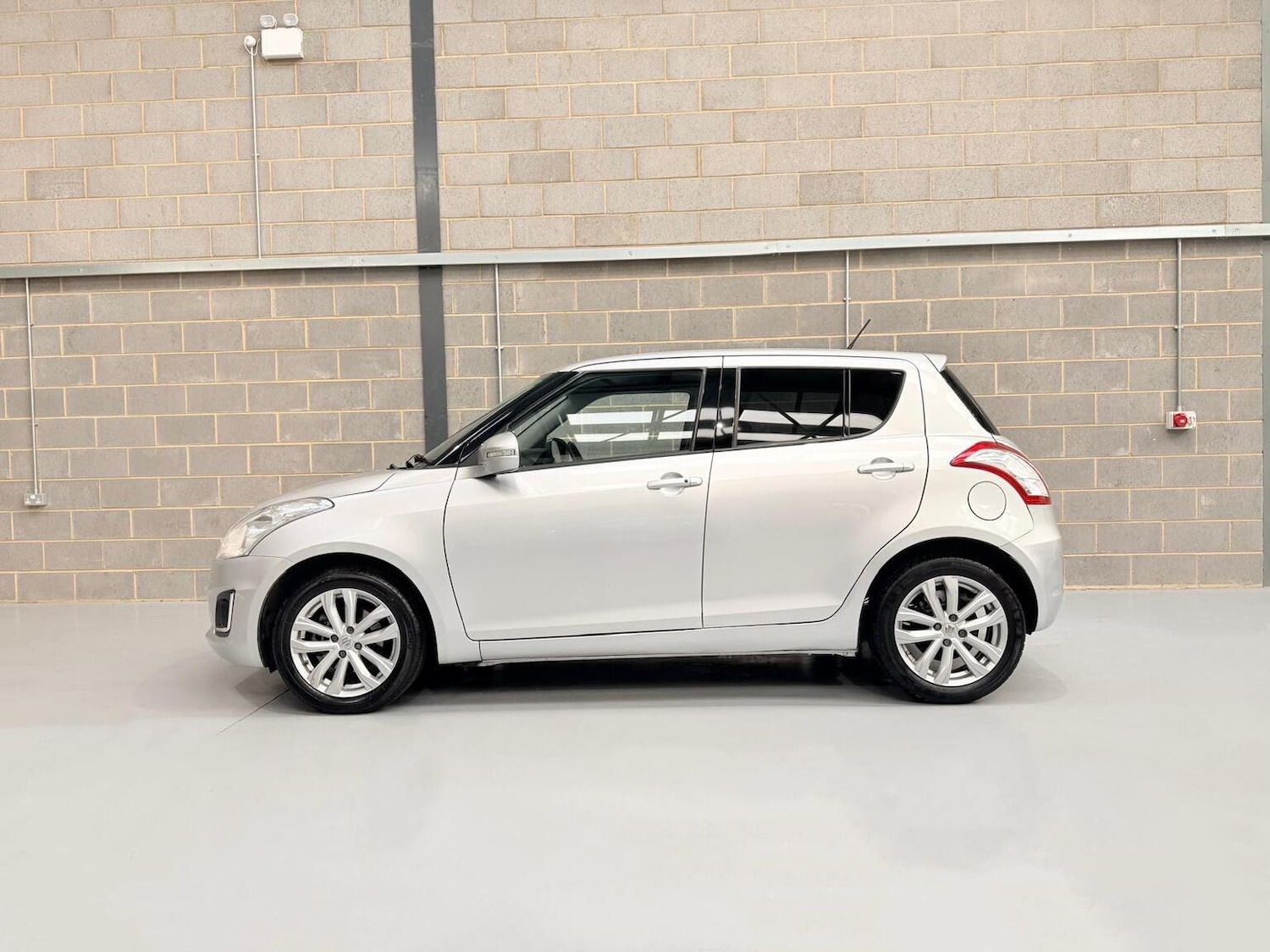 Used Suzuki Swift 2015 for sale - 77629090: Photo 6
