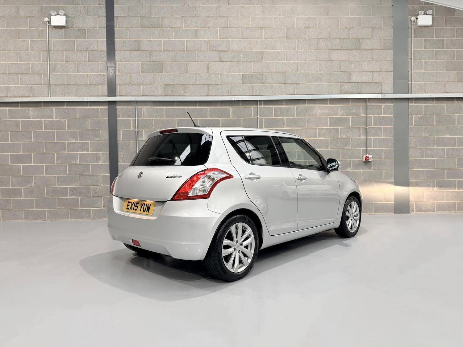 Used Suzuki Swift 2015 for sale - 77629090: Photo 9