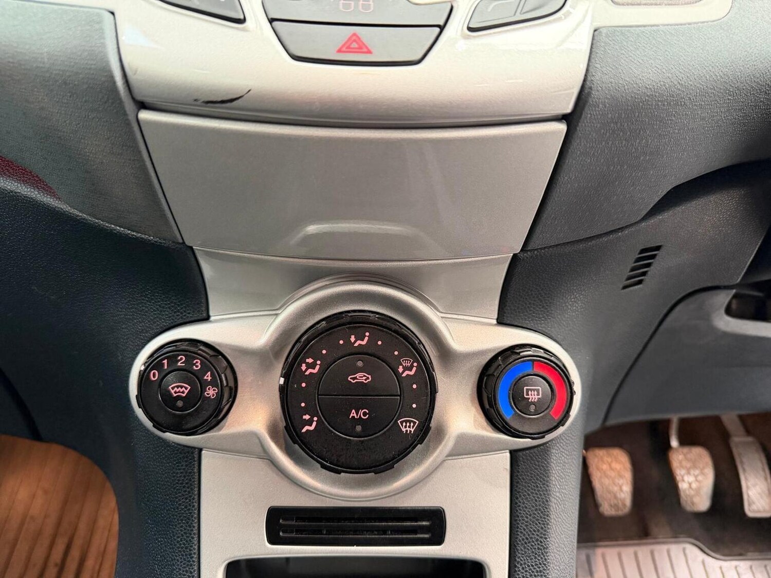 Used Ford Fiesta 2010 for sale - 78197945: Photo 13