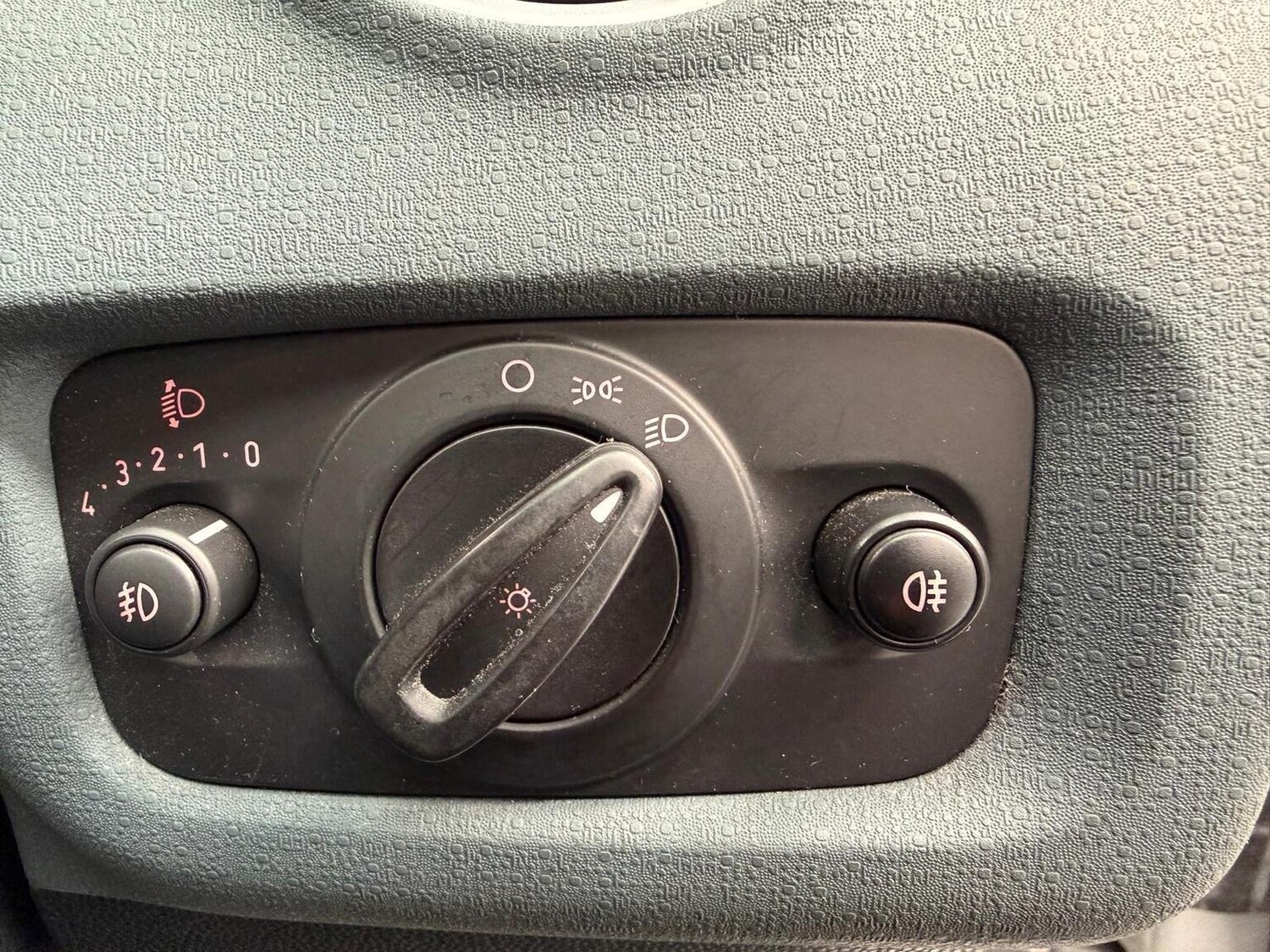 Used Ford Fiesta 2010 for sale - 78197945: Photo 25