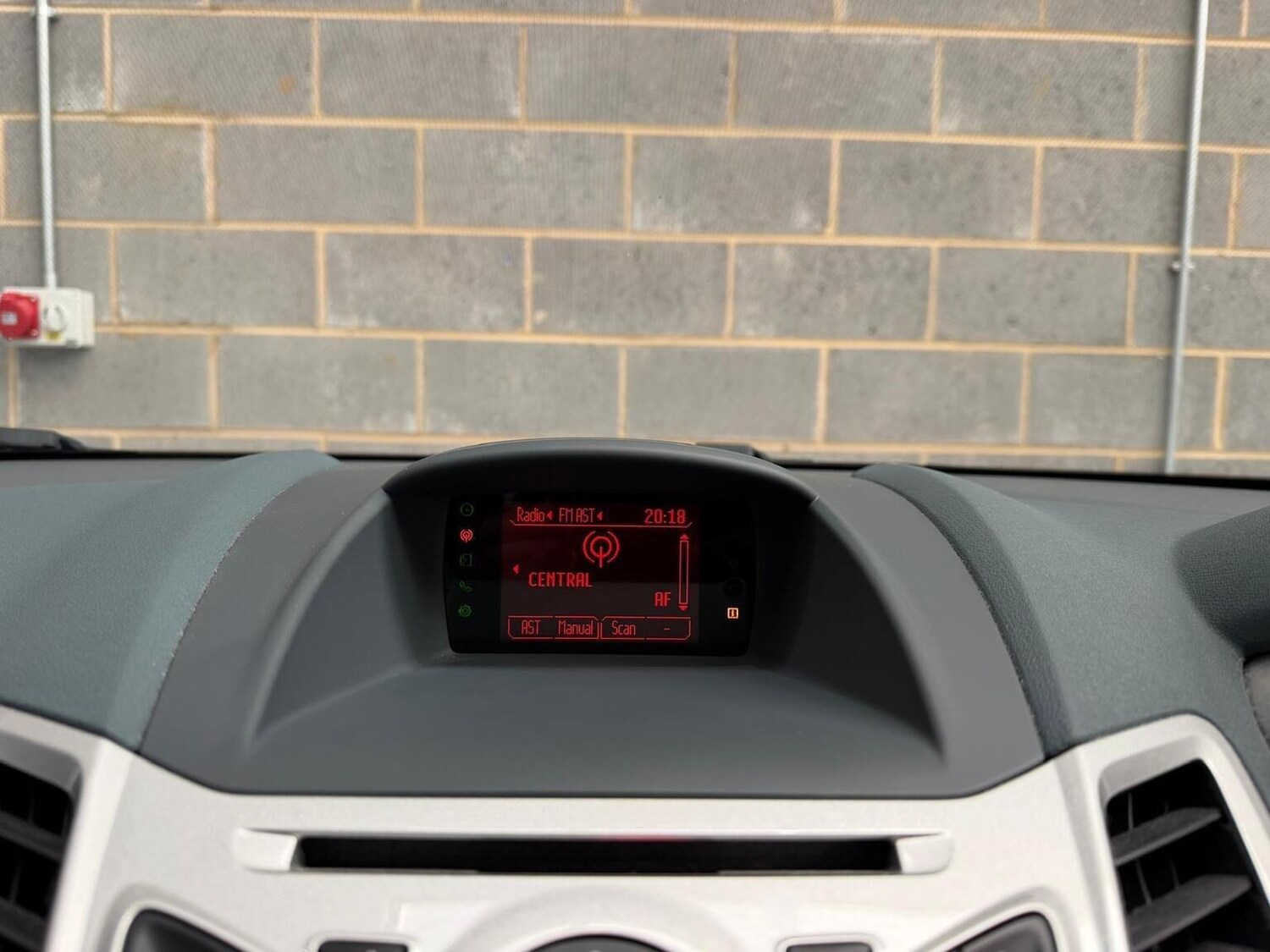 Used Ford Fiesta 2010 for sale - 78197945: Photo 47