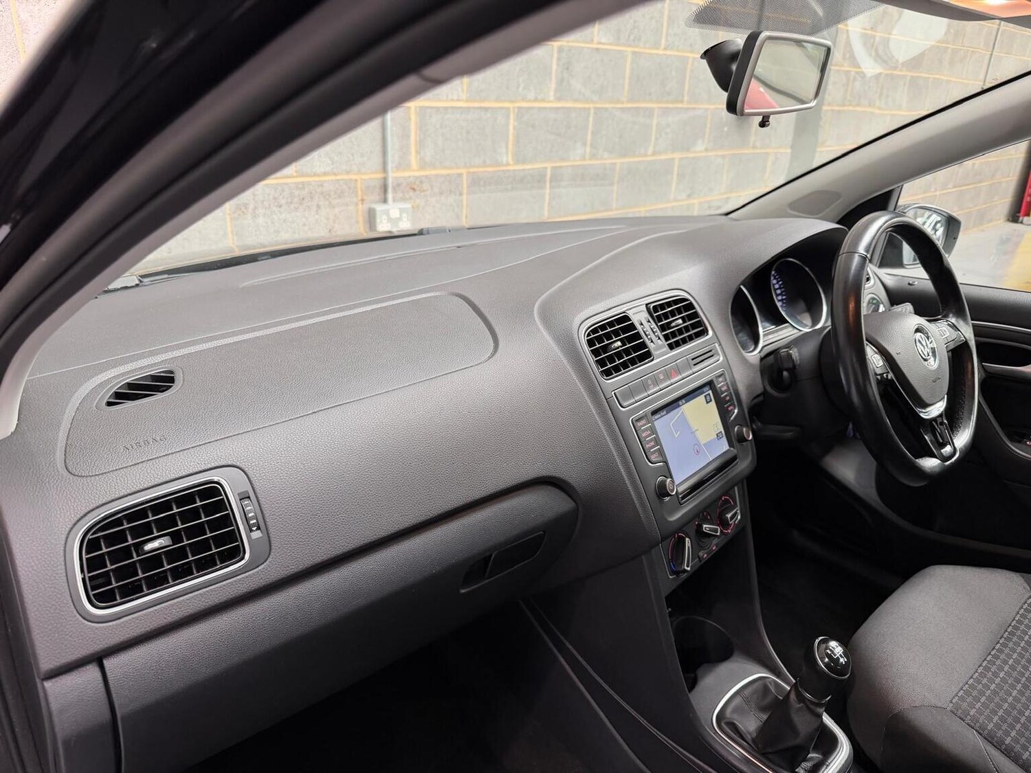 Used Volkswagen Polo 2015 for sale - 78197981: Photo 10