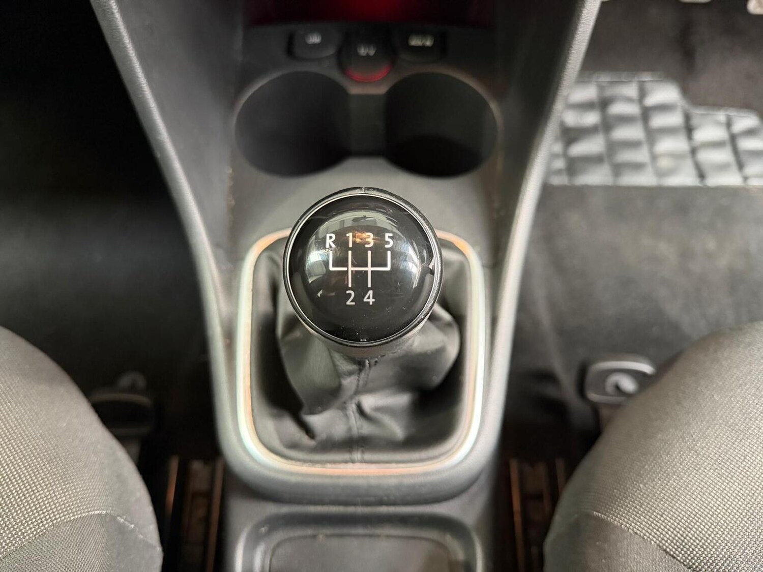 Used Volkswagen Polo 2015 for sale - 78197981: Photo 11