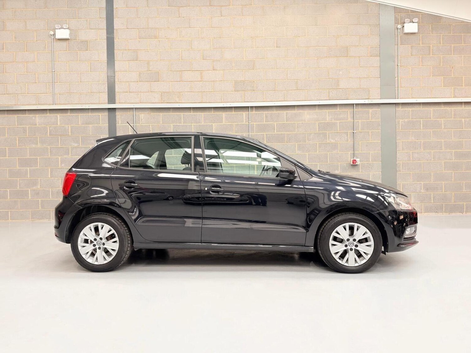 Used Volkswagen Polo 2015 for sale - 78197981: Photo 8