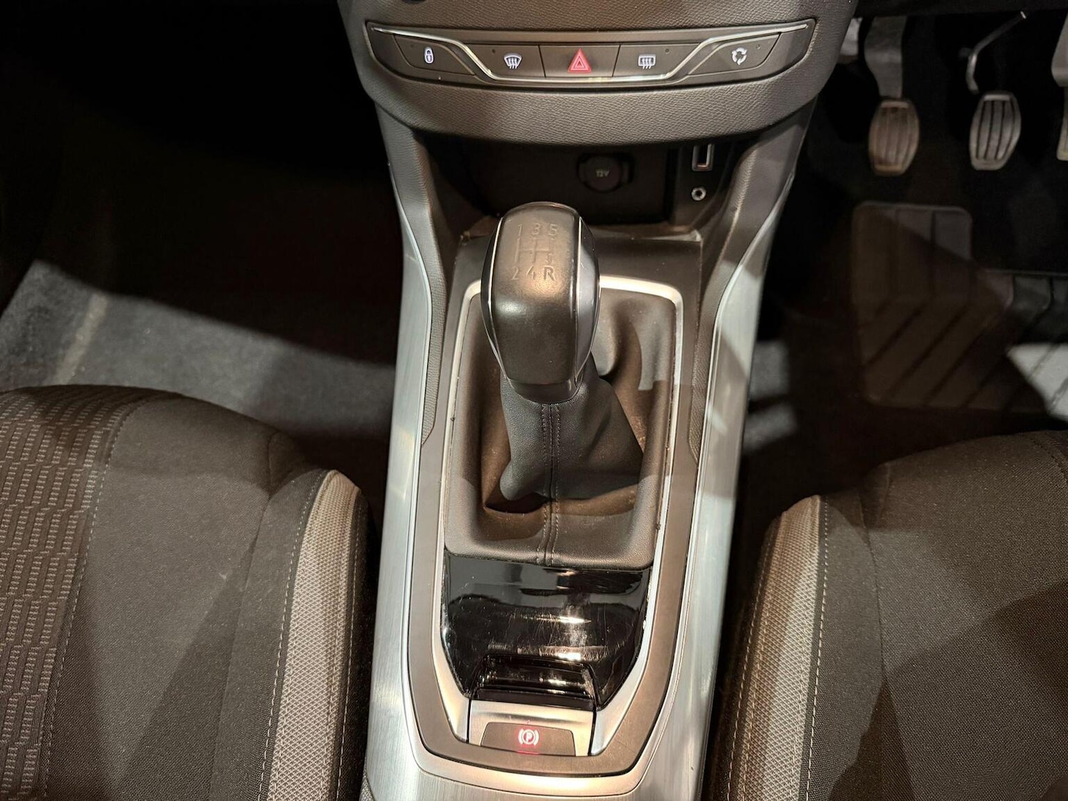 Used Peugeot 308 2015 for sale - 77077137: Photo 10