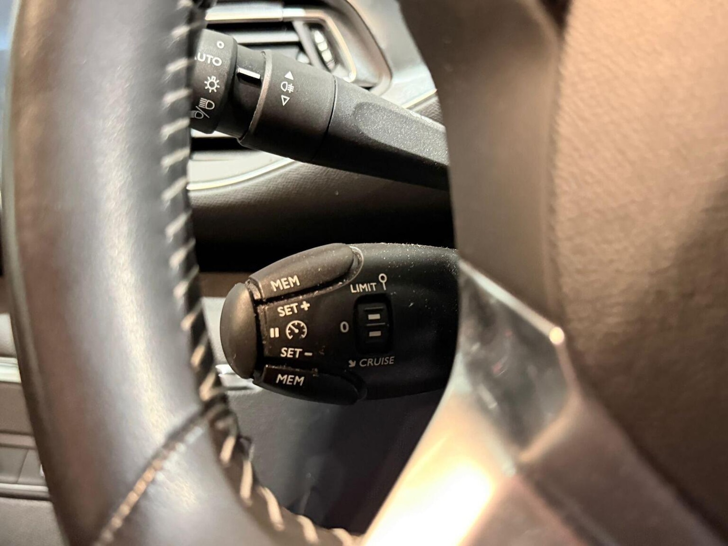 Used Peugeot 308 2015 for sale - 77077137: Photo 22