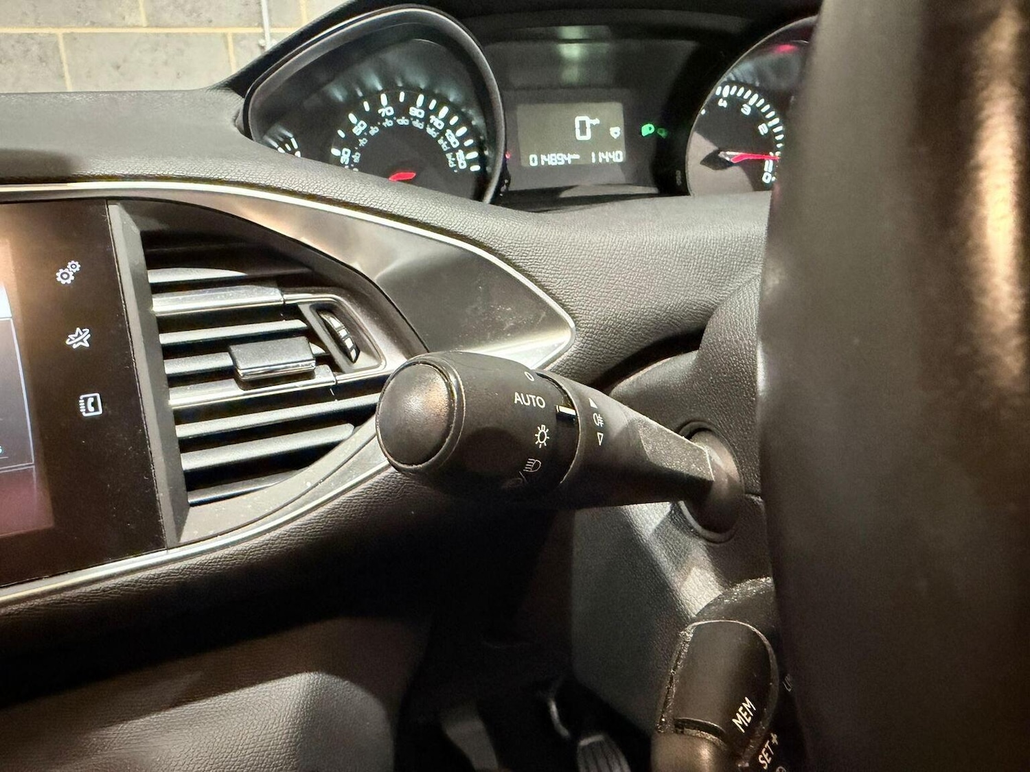 Used Peugeot 308 2015 for sale - 77077137: Photo 23