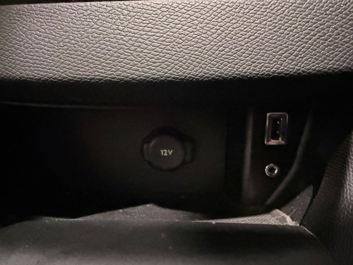 Used Peugeot 308 2015 for sale - 77077137: Photo 24