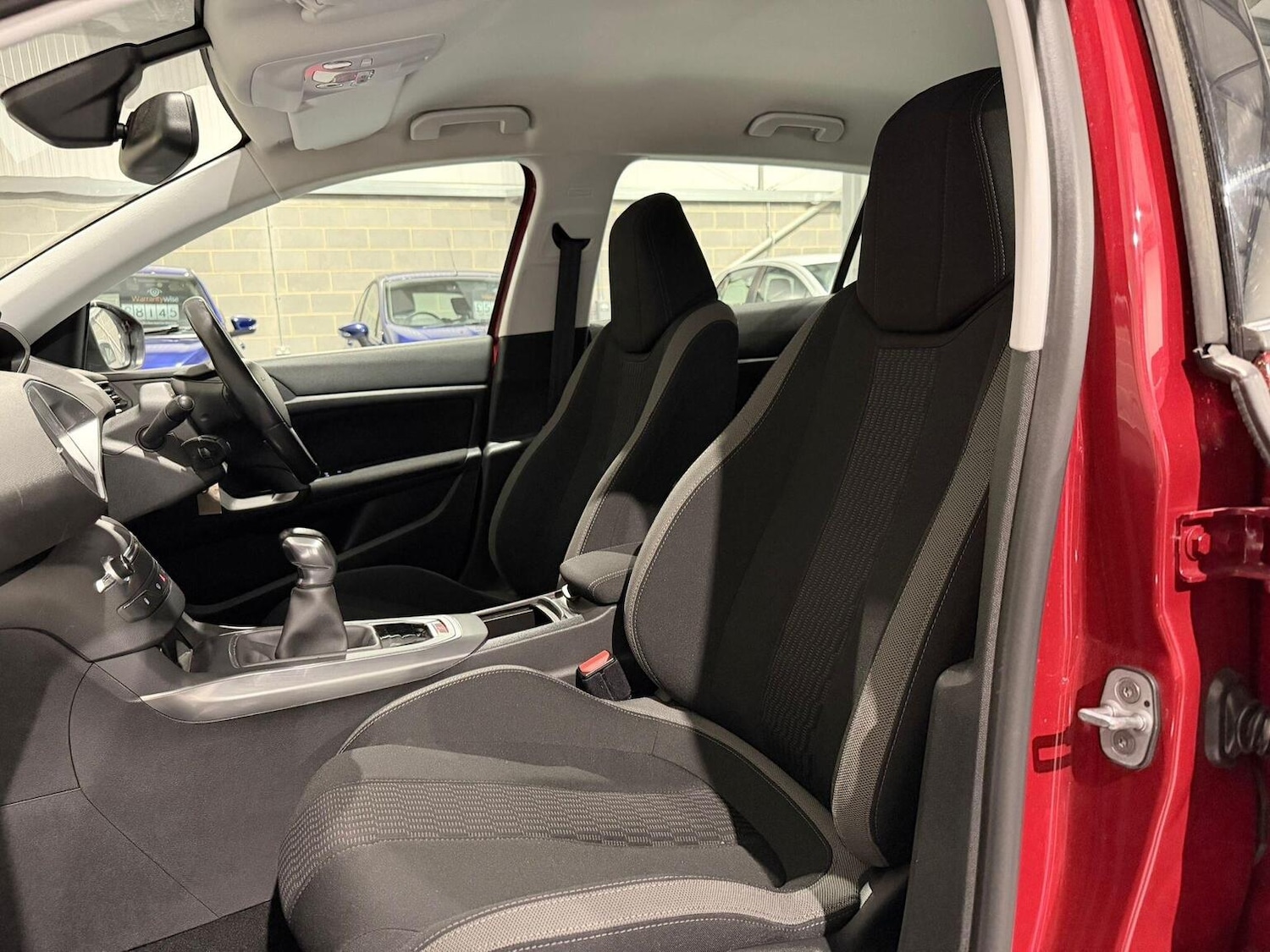 Used Peugeot 308 2015 for sale - 77077137: Photo 46