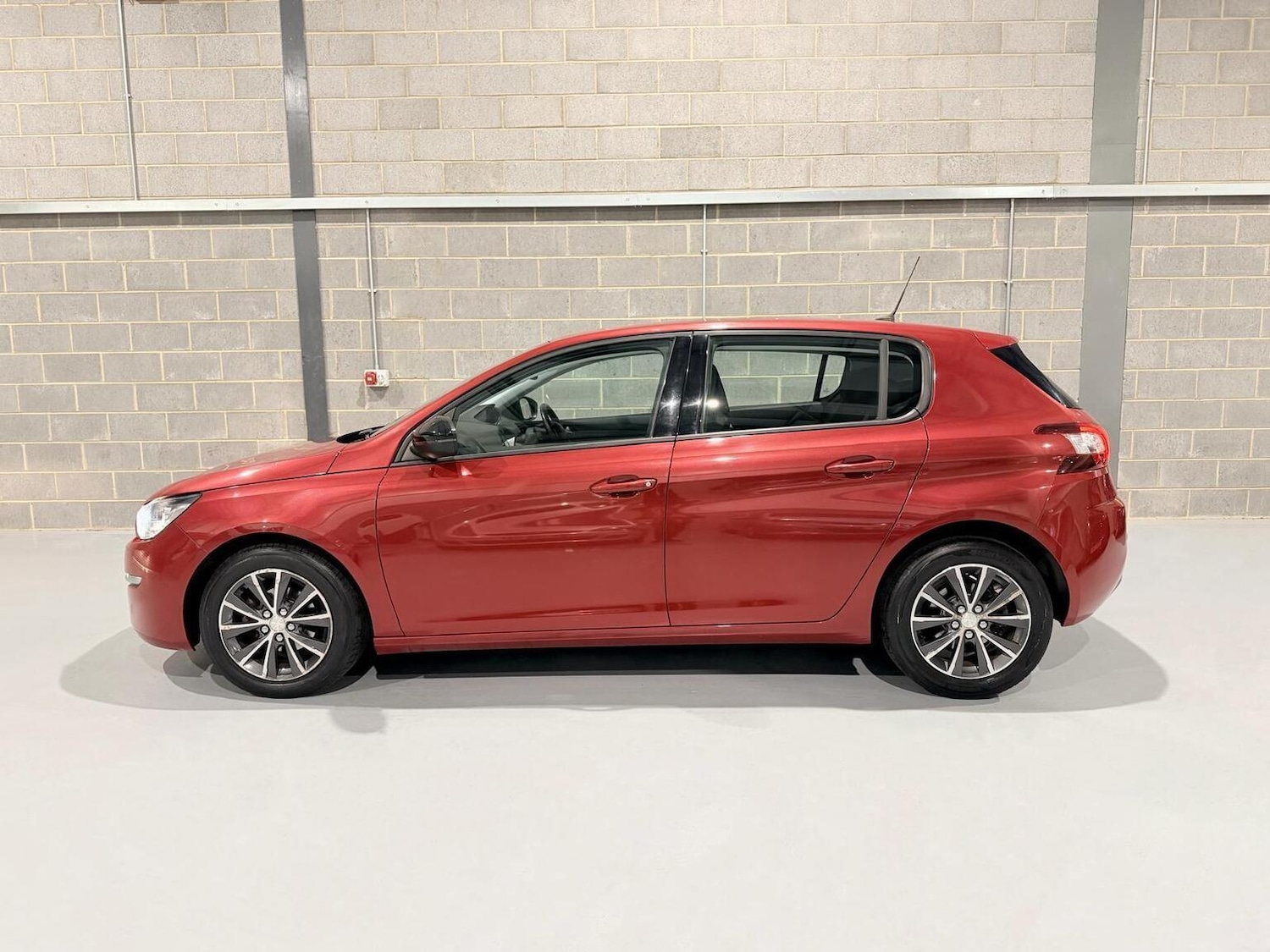 Used Peugeot 308 2015 for sale - 77077137: Photo 6