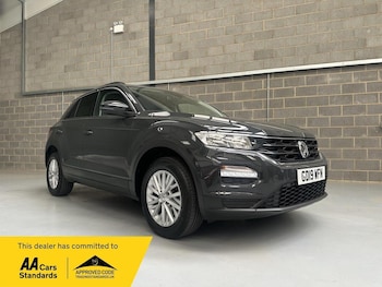 Used Volkswagen T-Roc 2019 for sale - 79191680: Photo