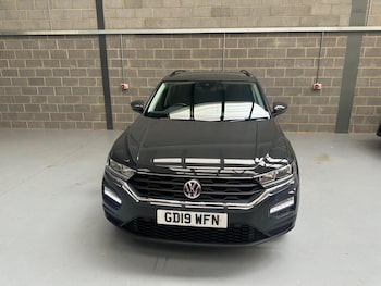 Used Volkswagen T-Roc 2019 for sale - 79191680: Photo