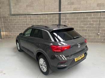 Used Volkswagen T-Roc 2019 for sale - 79191680: Photo