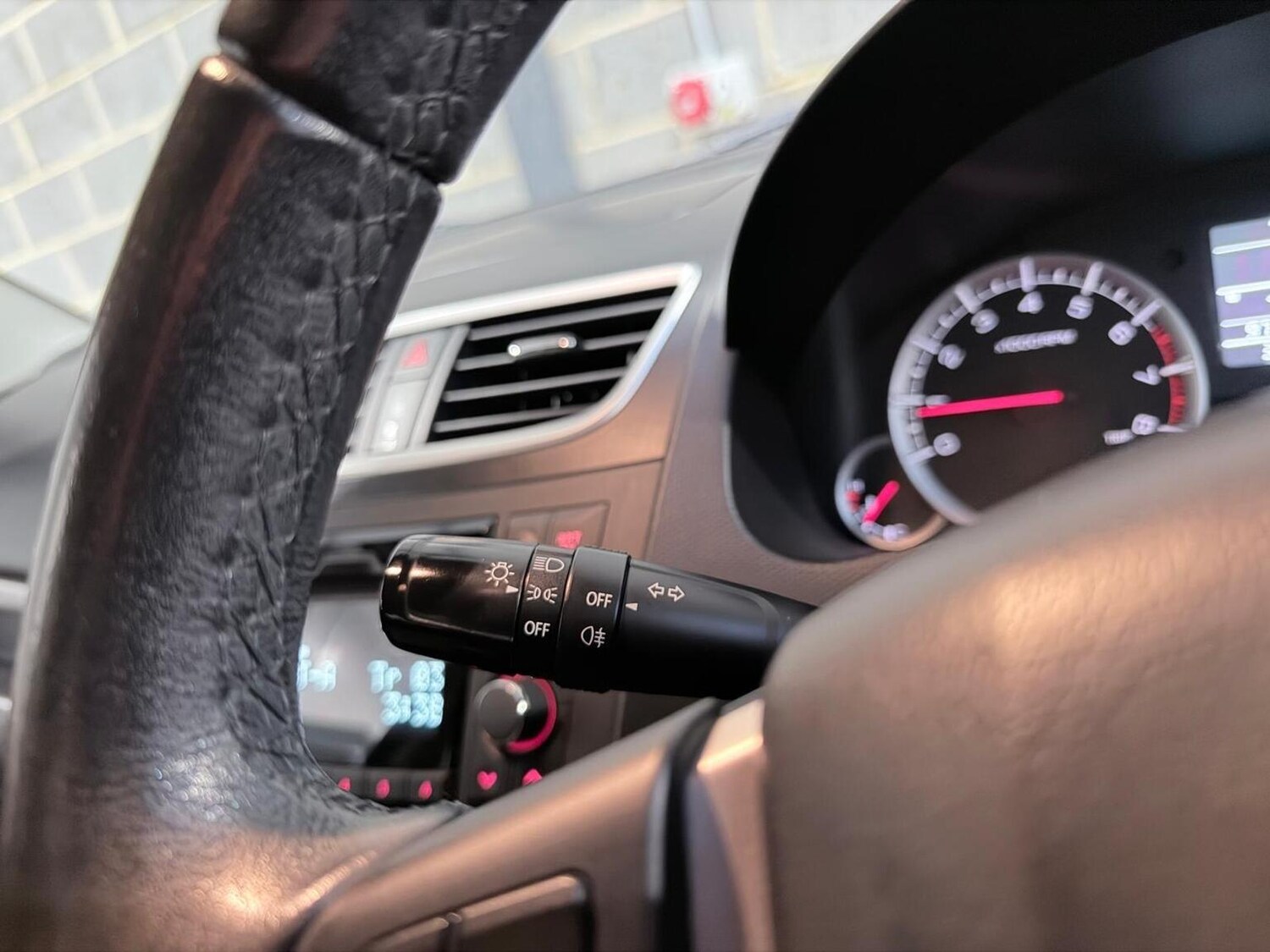 Used Suzuki Swift 2014 for sale - 78197946: Photo 24