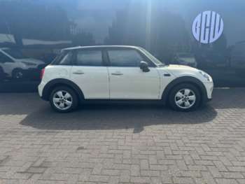 Used MINI Hatch 2019 for sale - 74692800: Photo