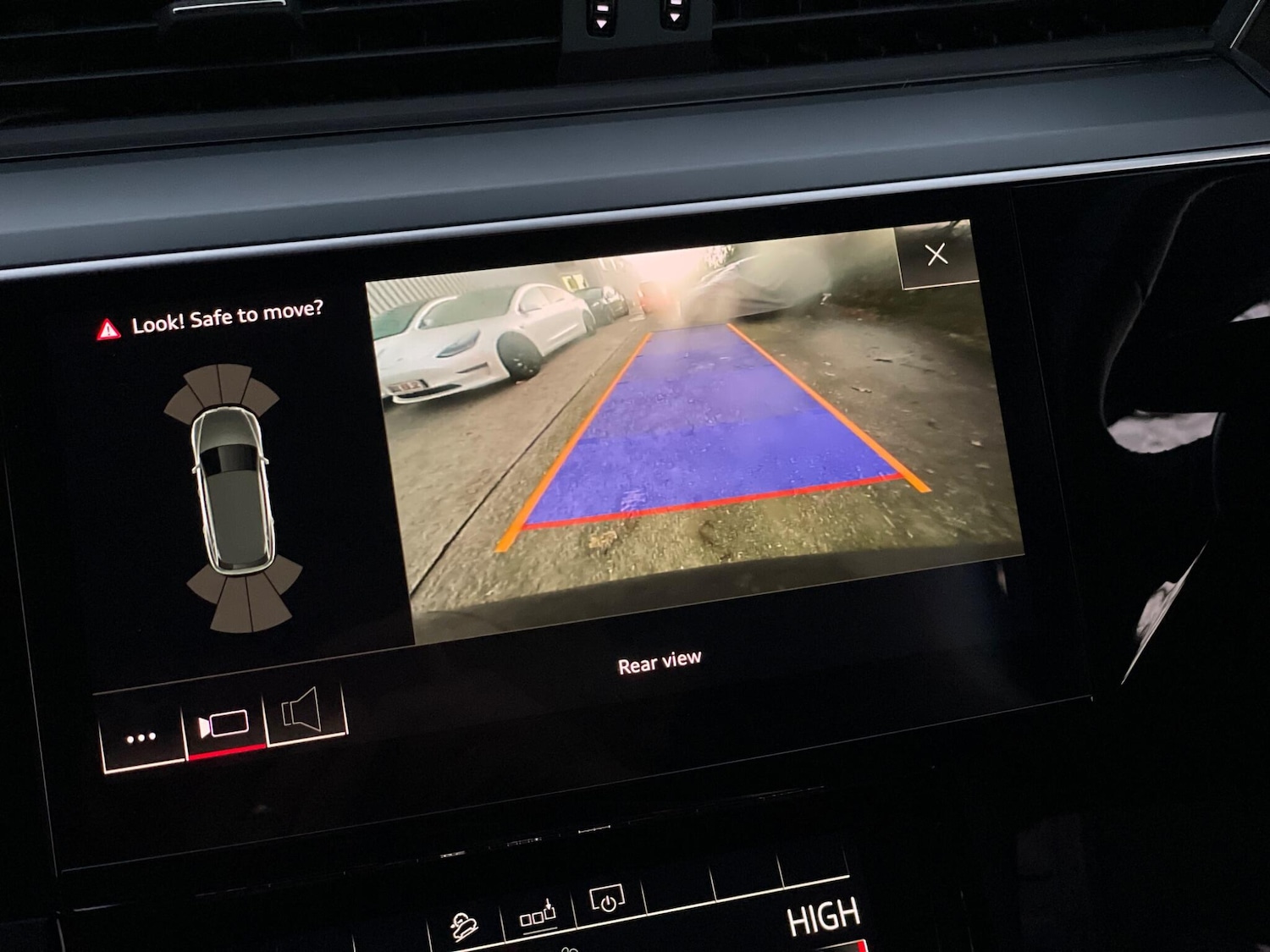 Used Audi e-tron 2020 for sale - 77793574: Photo 43