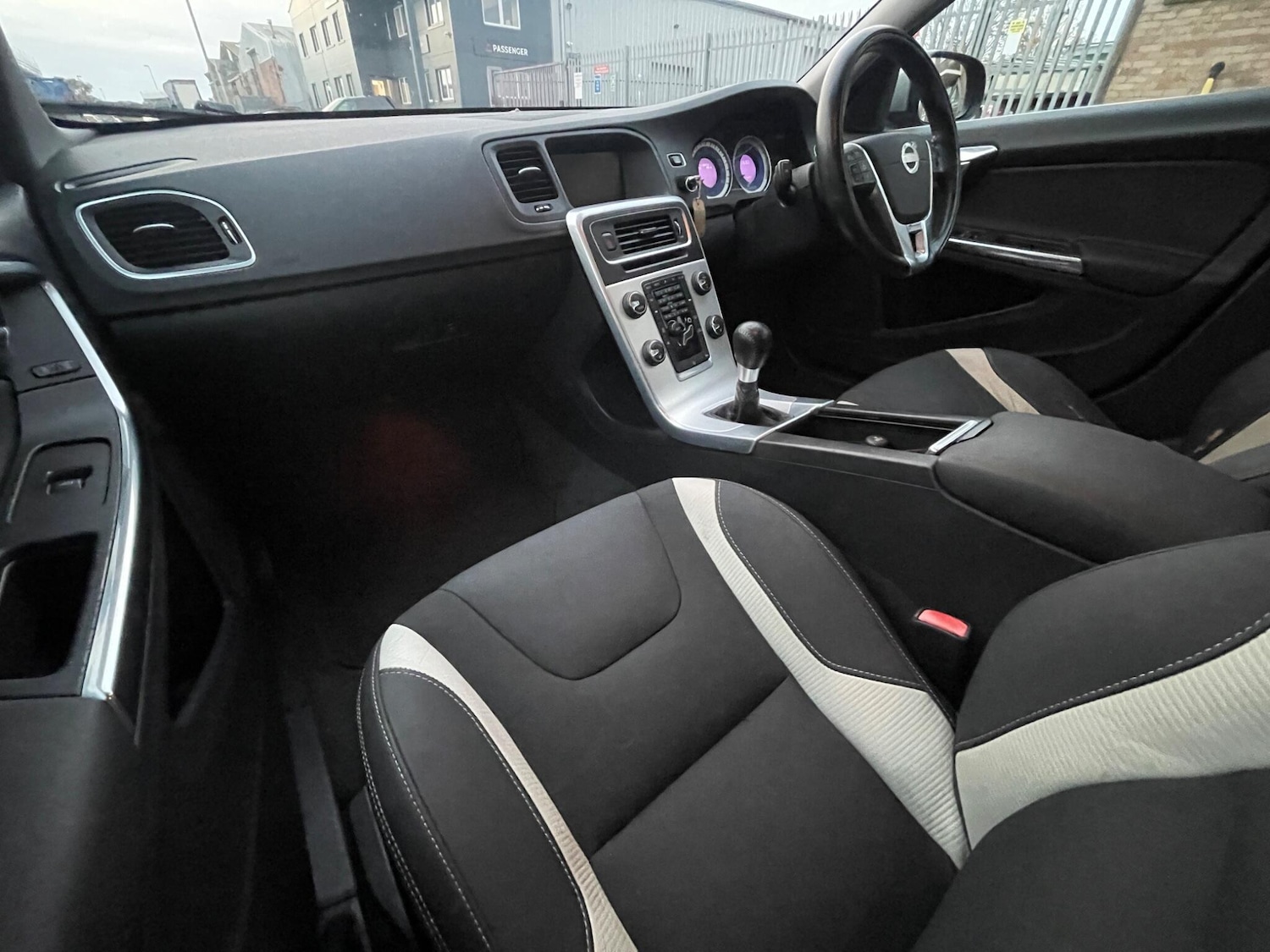 Used Volvo V60 2013 for sale - 76647655: Photo 10