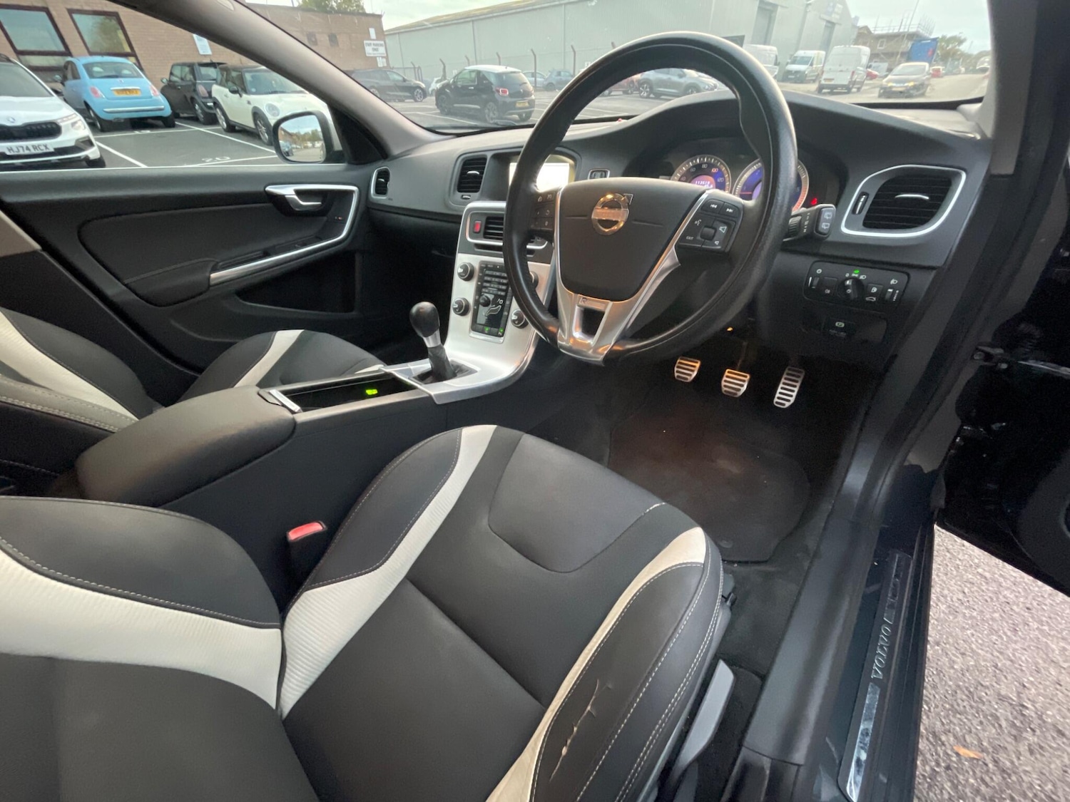 Used Volvo V60 2013 for sale - 76647655: Photo 14