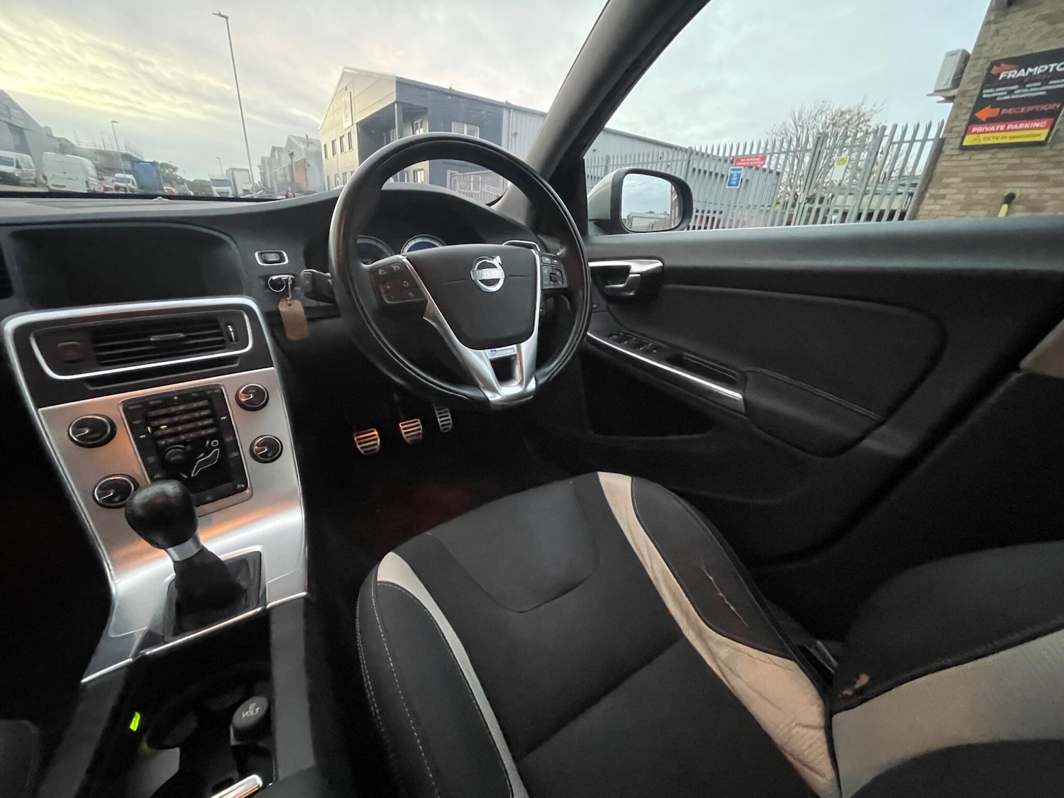 Used Volvo V60 2013 for sale - 76647655: Photo 15