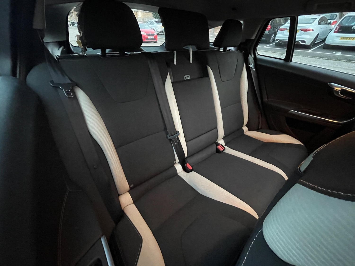 Used Volvo V60 2013 for sale - 76647655: Photo 25