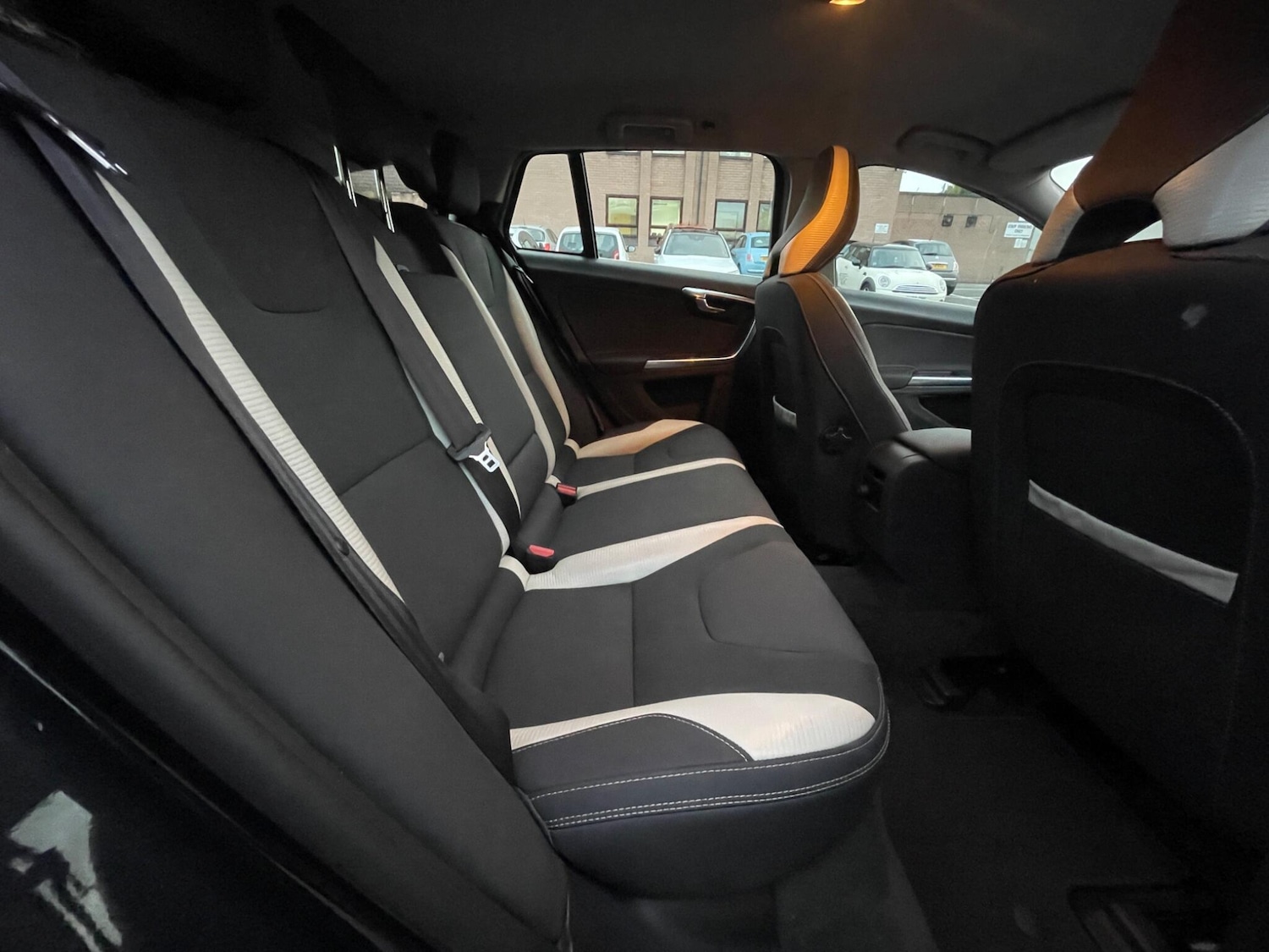 Used Volvo V60 2013 for sale - 76647655: Photo 26